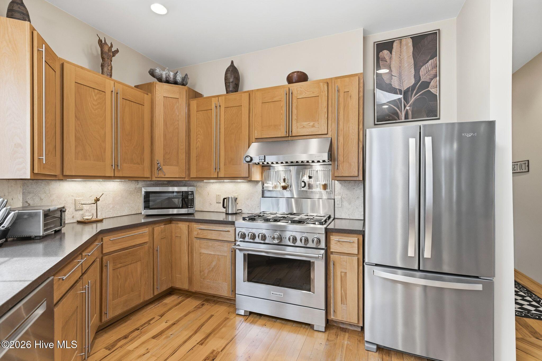 100555834 | Photo 13