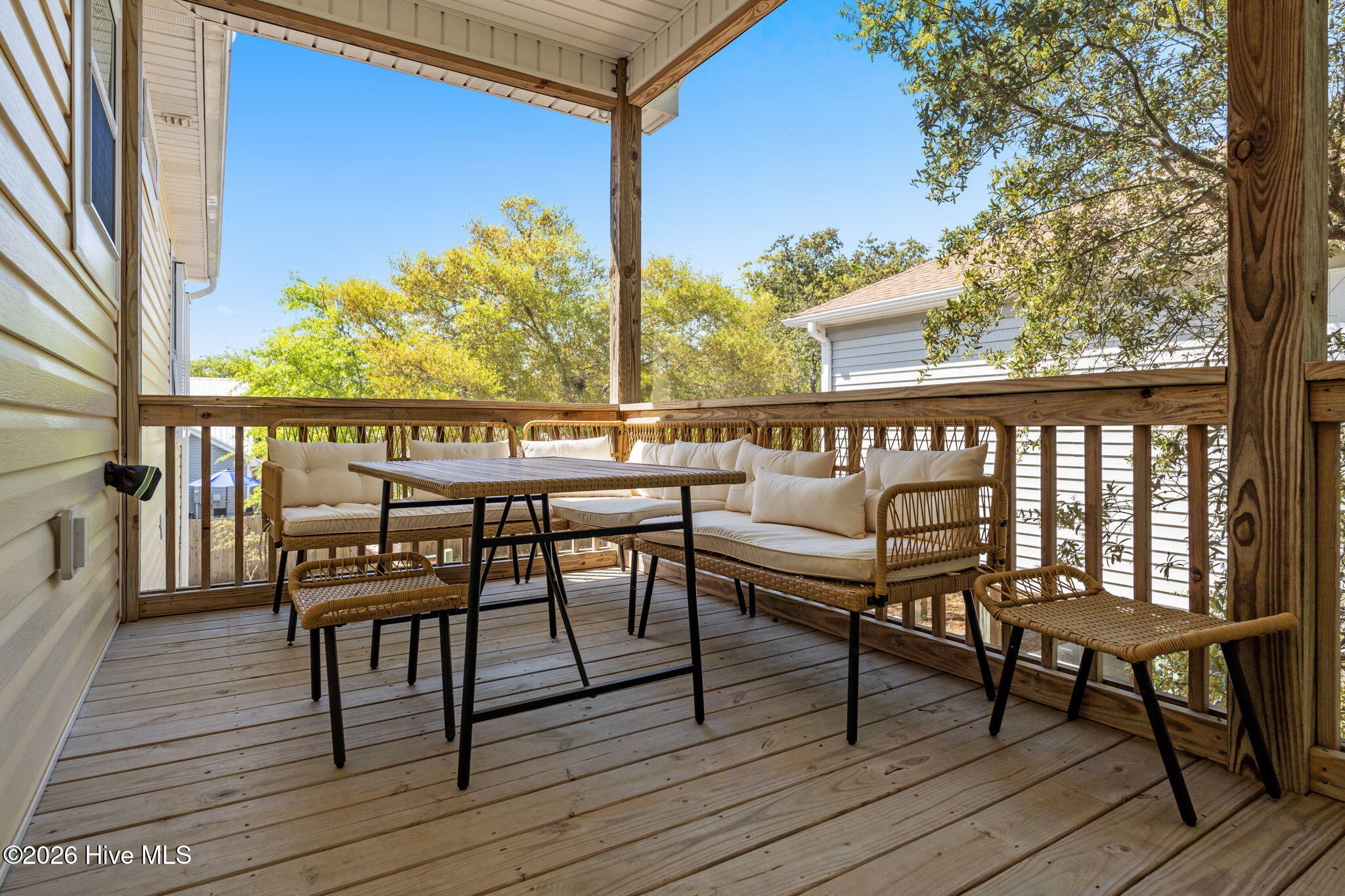 100568462 | Photo 21