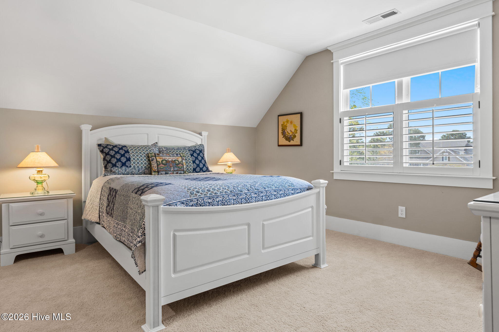 100566382 | Photo 42