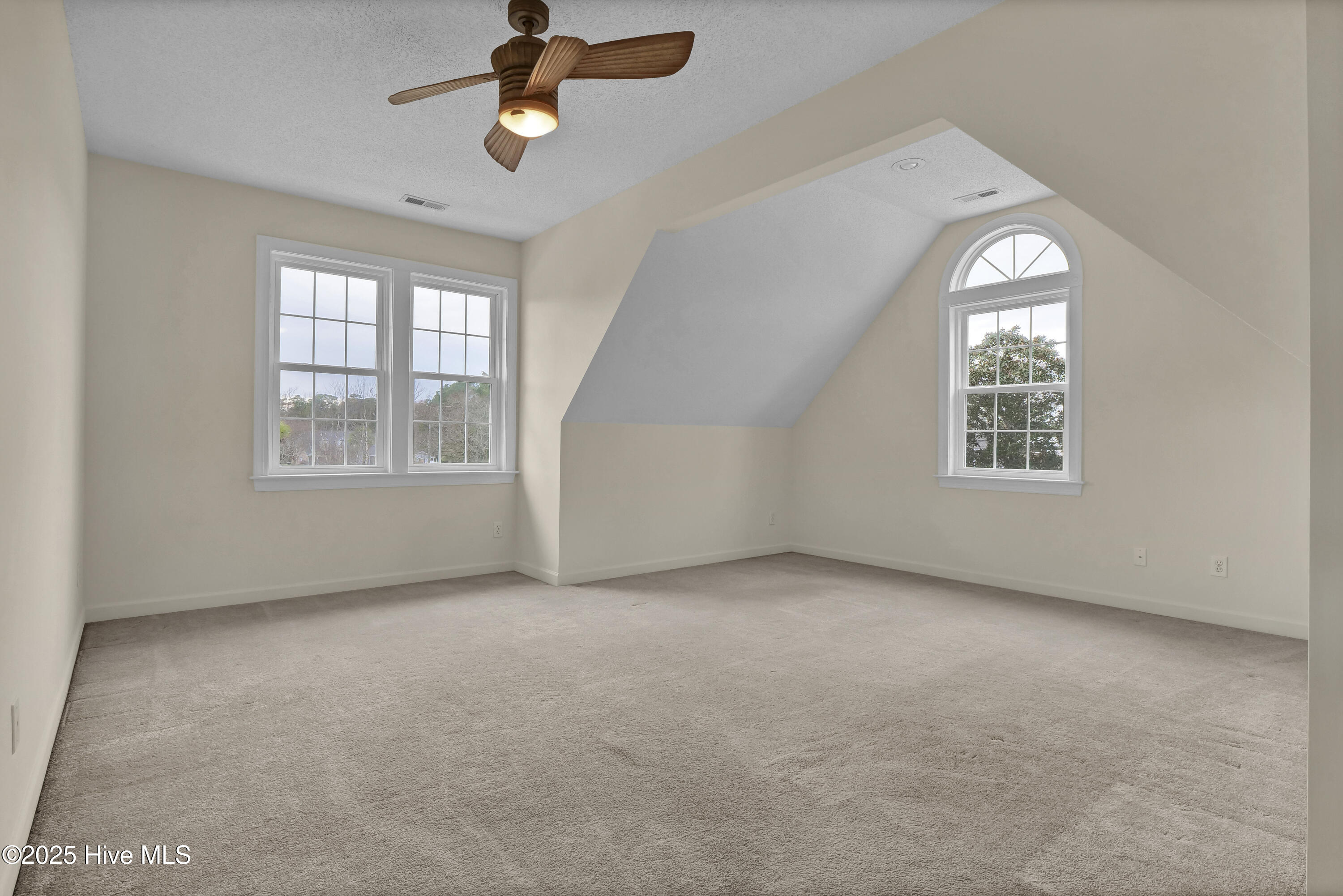 100543498 | Photo 36