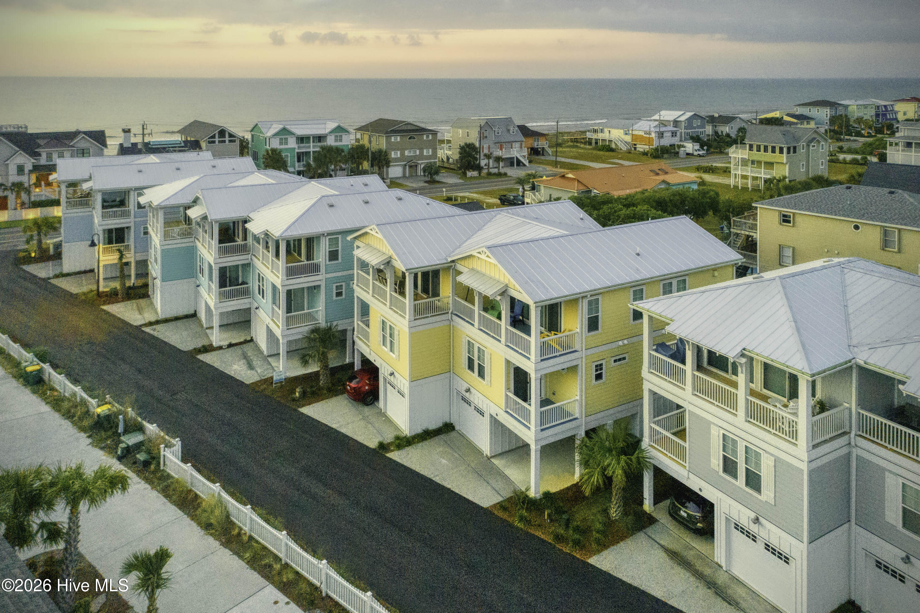 100561001 | Photo 42