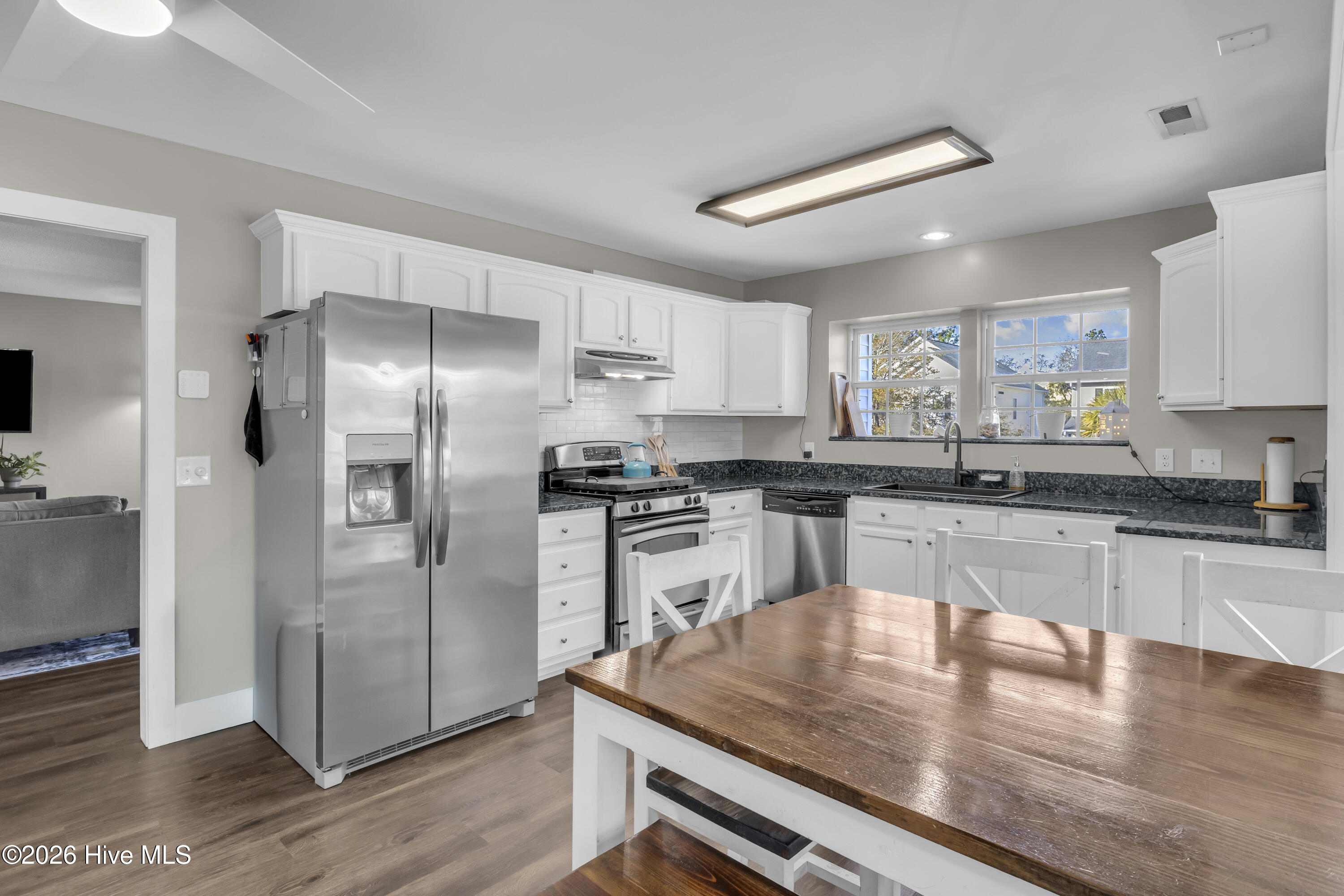 100561178 | Photo 39