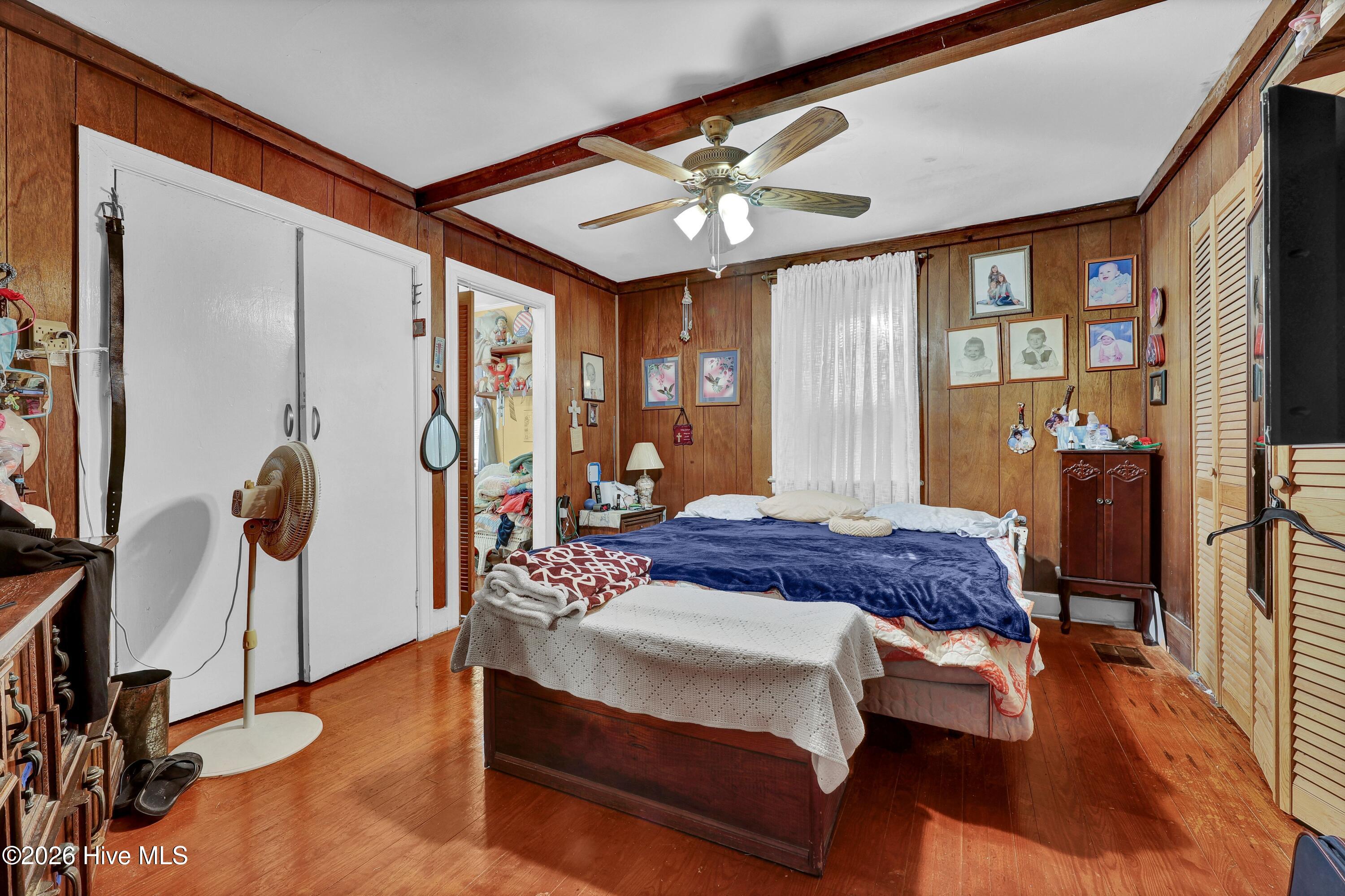 100569876 | Photo 13