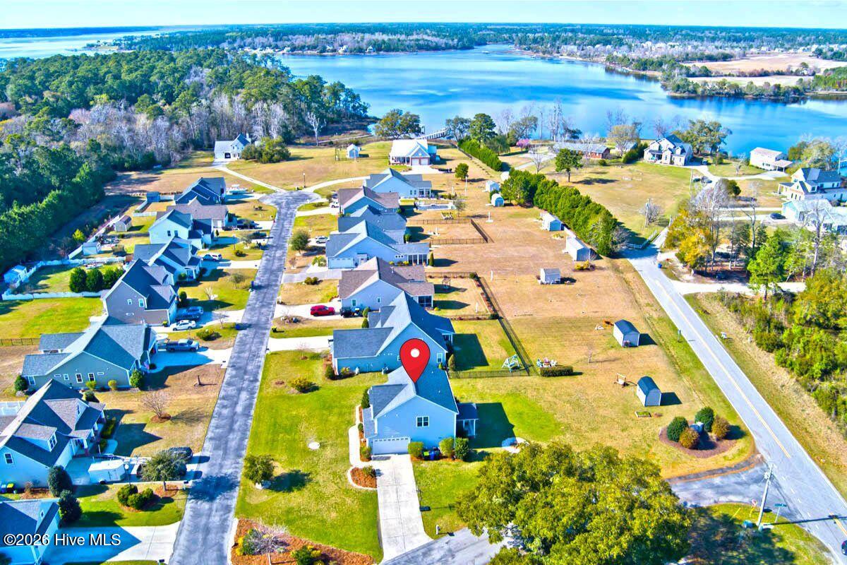 100562349 | Photo 36