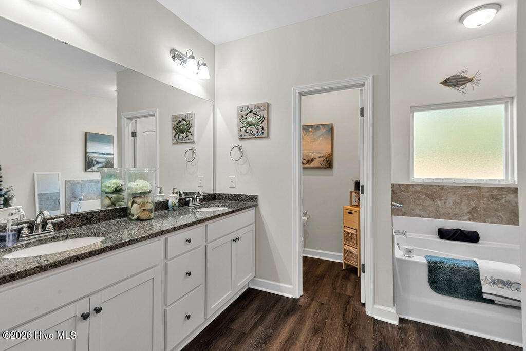 100552779 | Photo 33