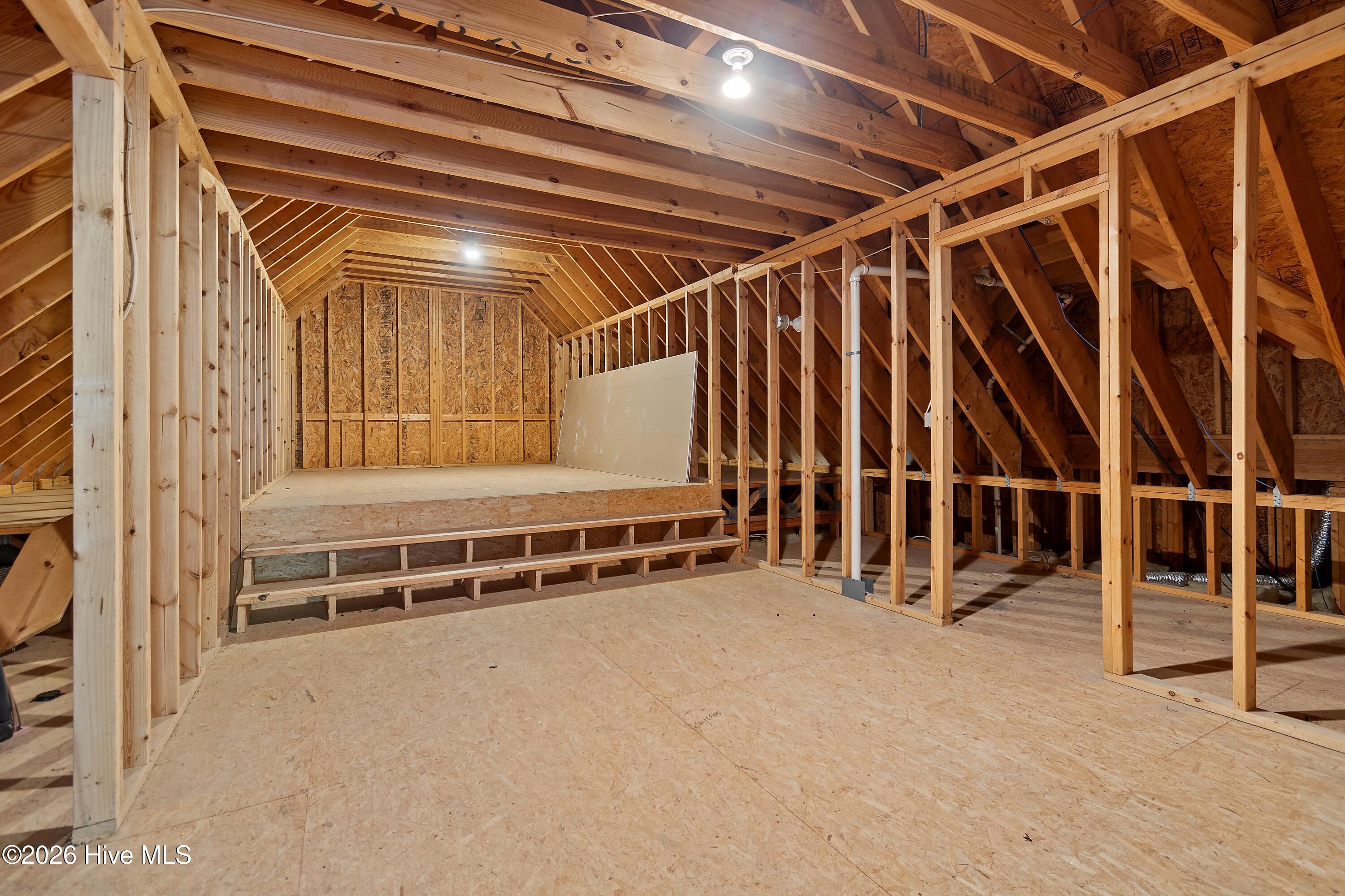 100568662 | Photo 56