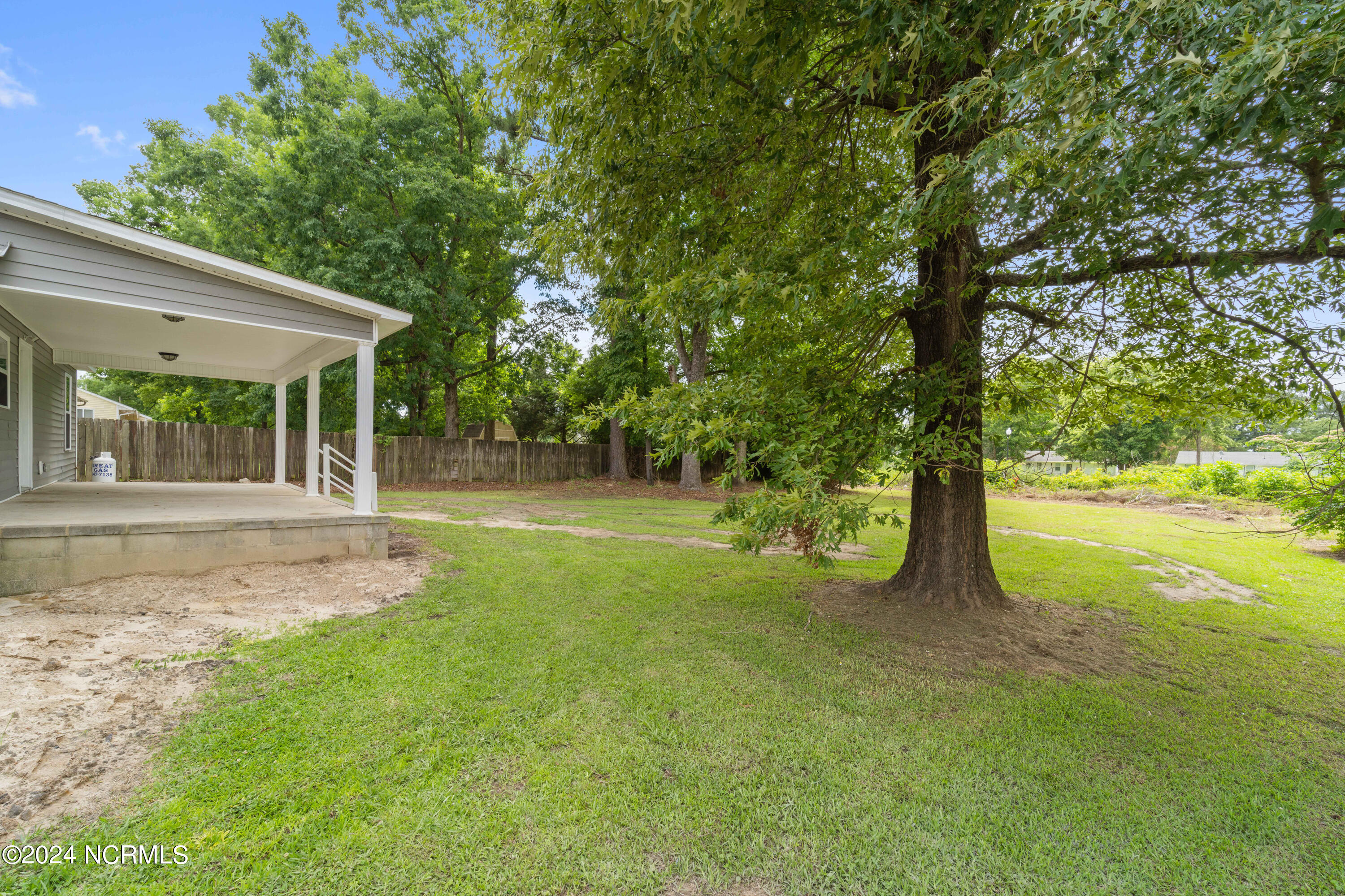 100562188 | Photo 18