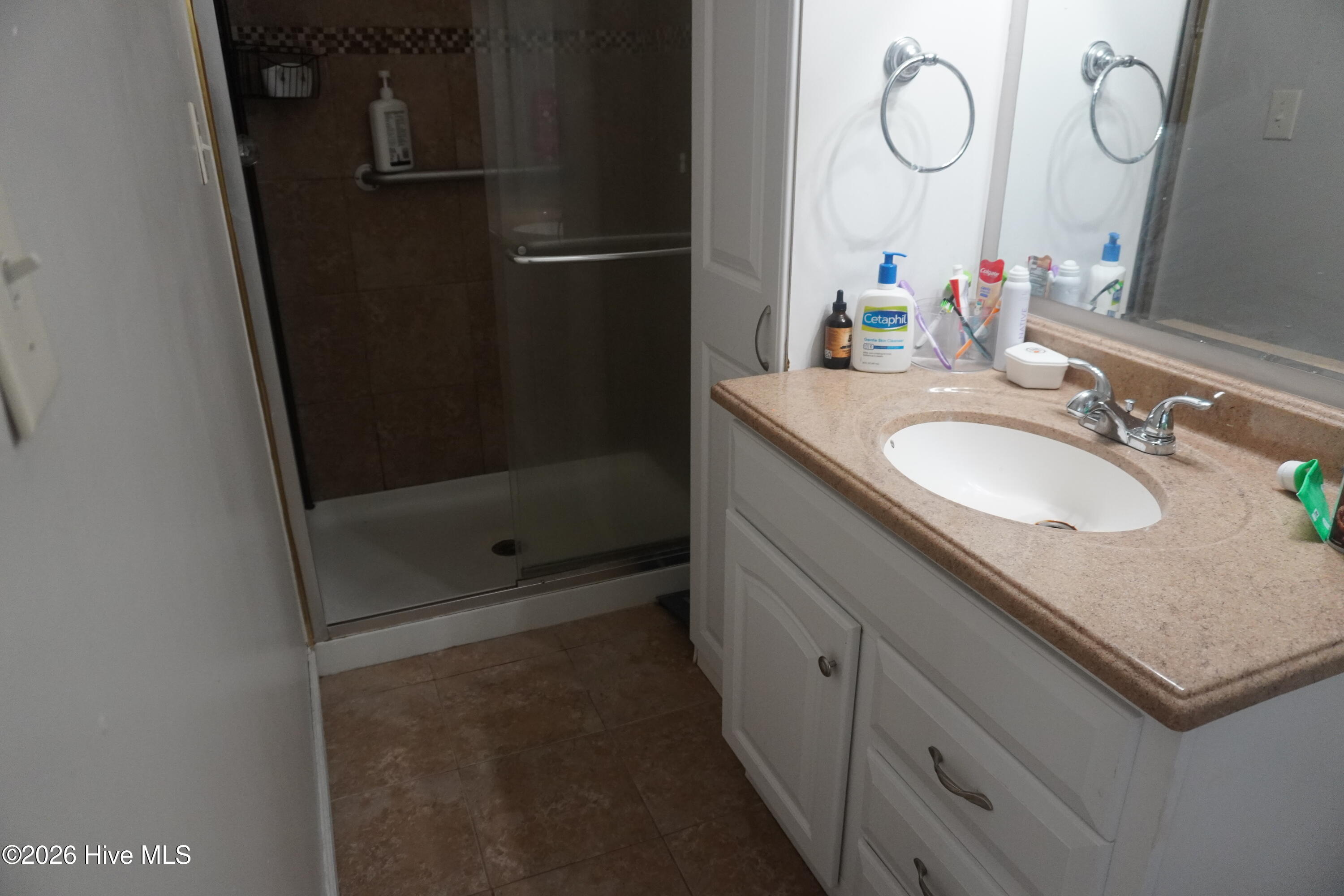 100557438 | Photo 11