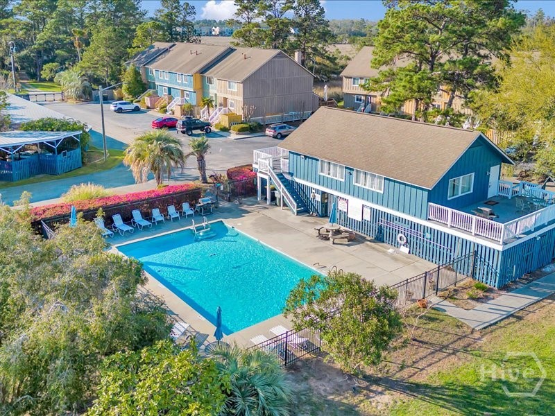 Pool and Clubhouse