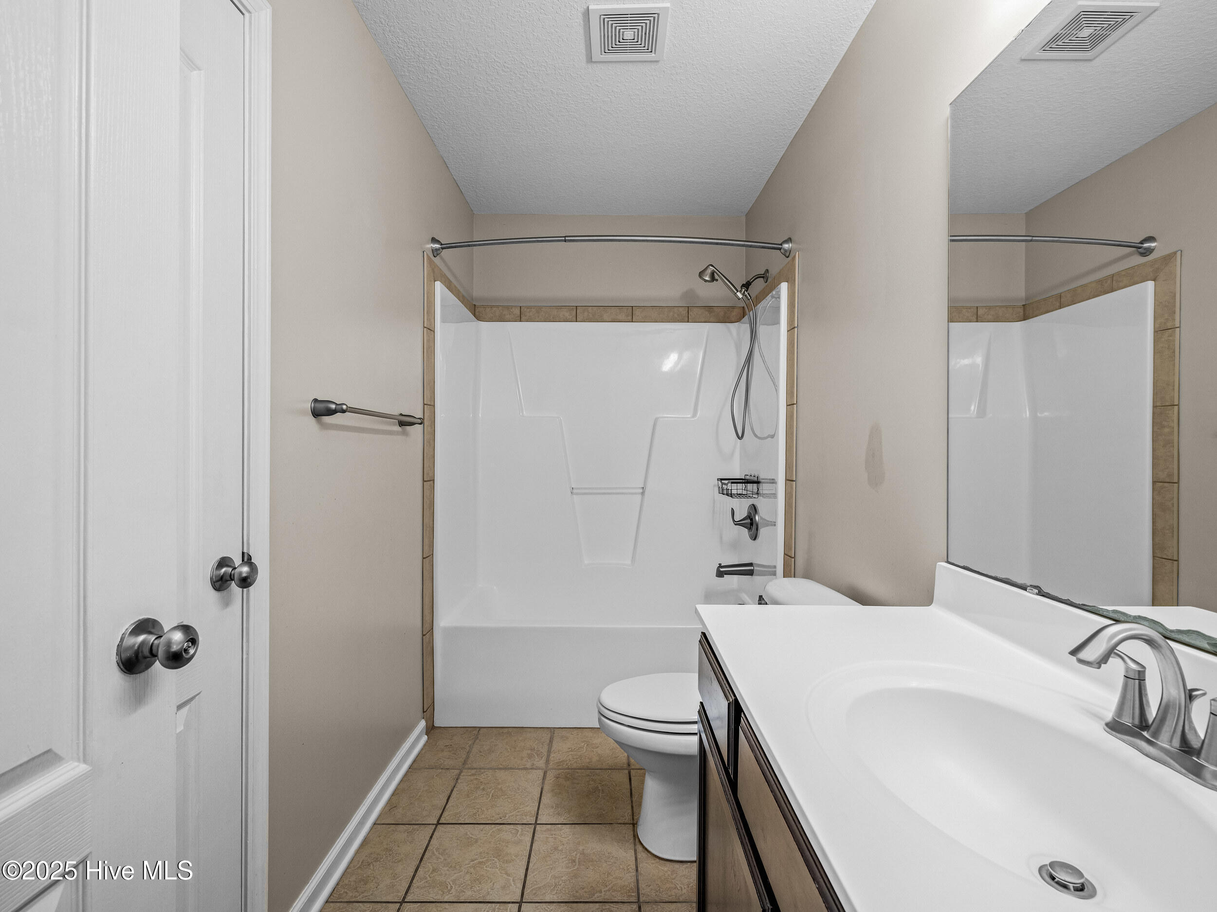 100546969 | Photo 35