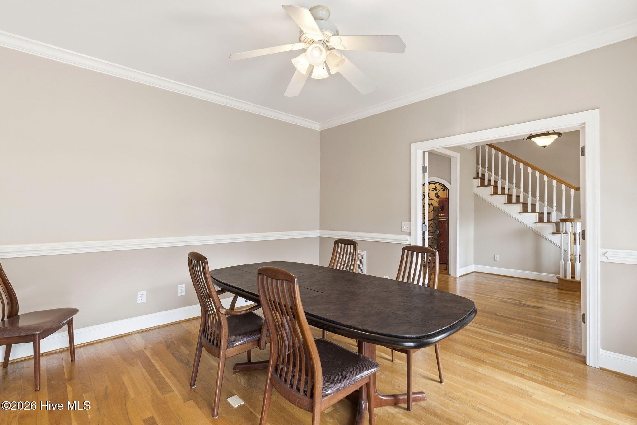 100561180 | Photo 19