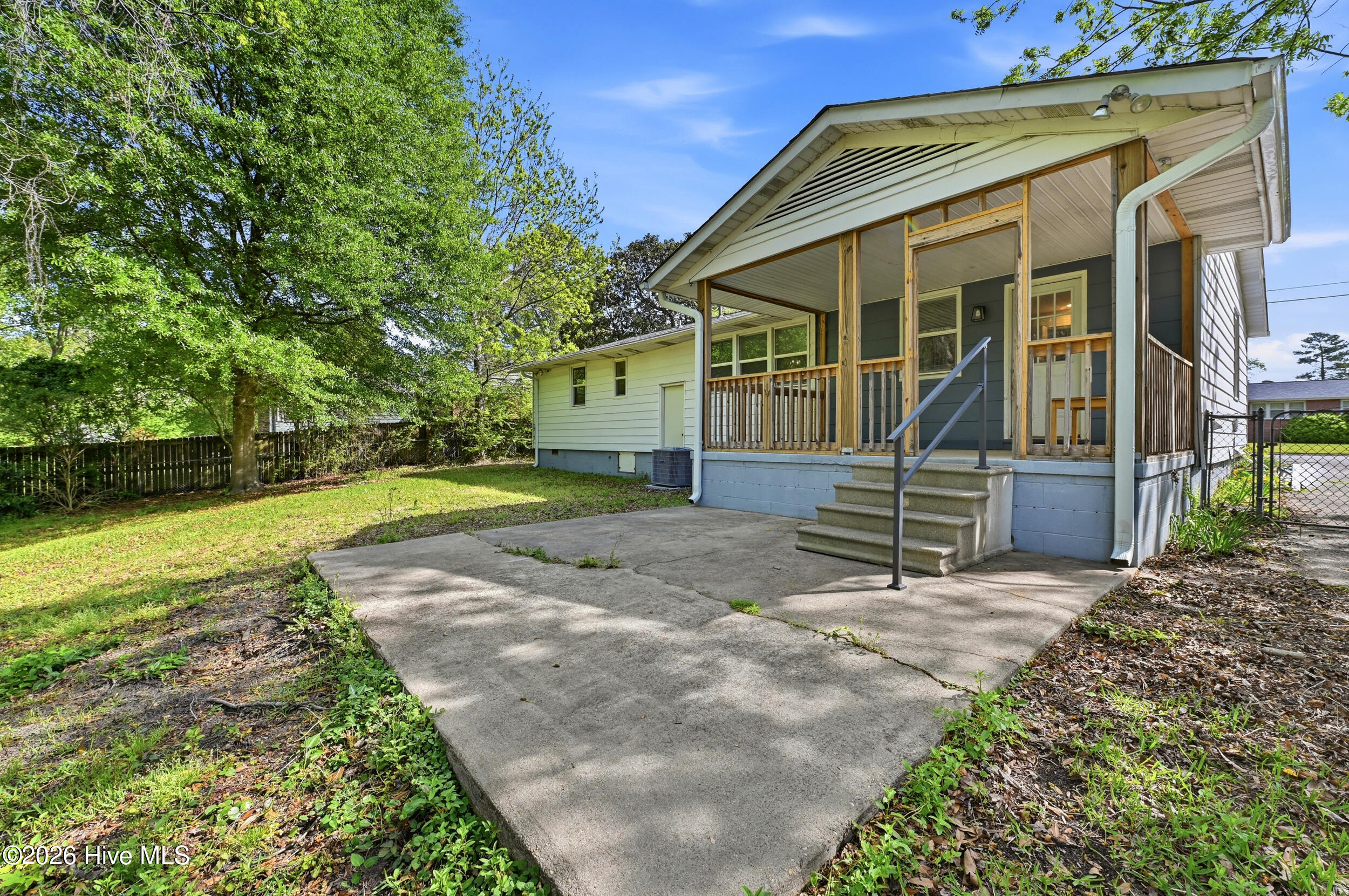 100566125 | Photo 35