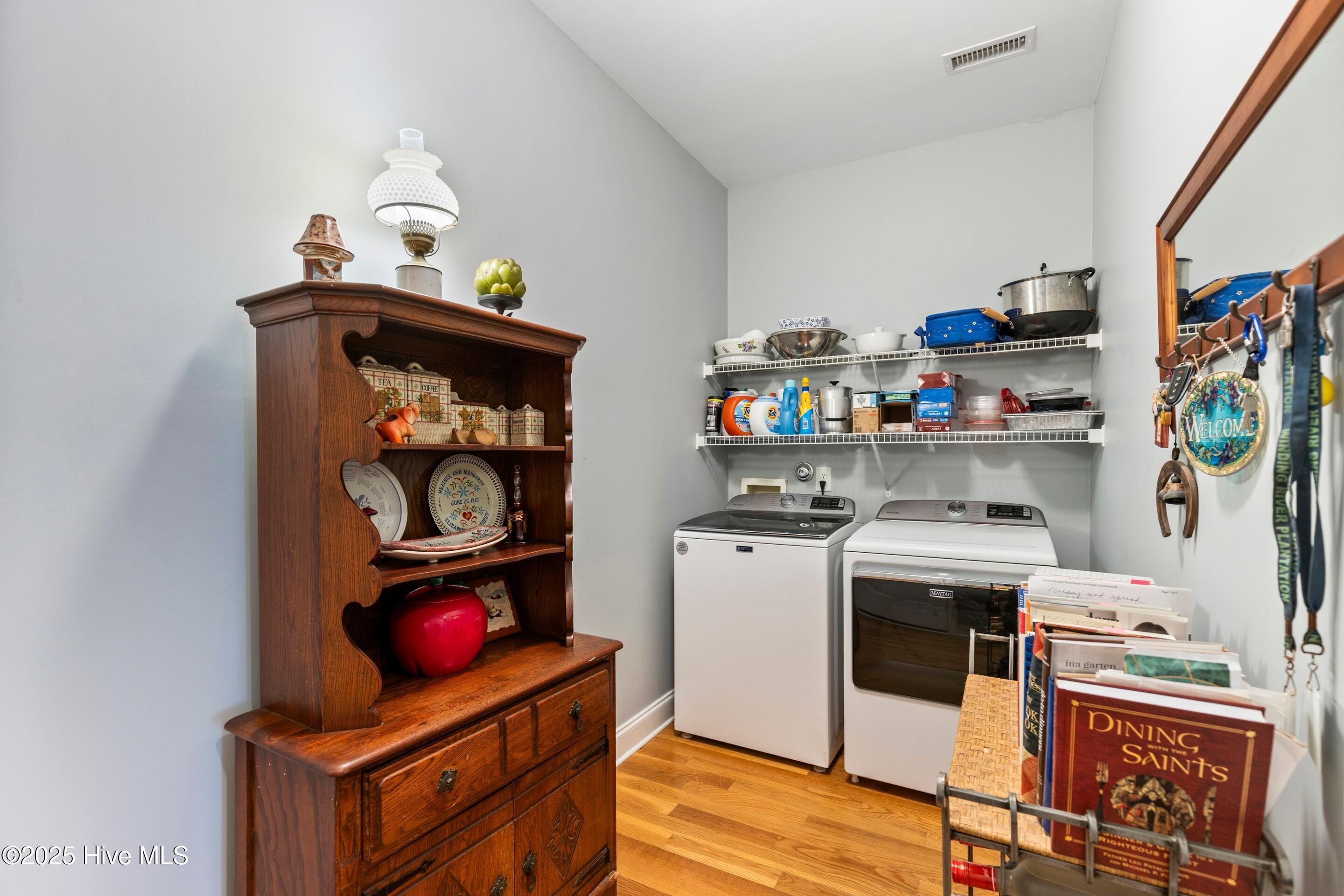 100538376 | Photo 53