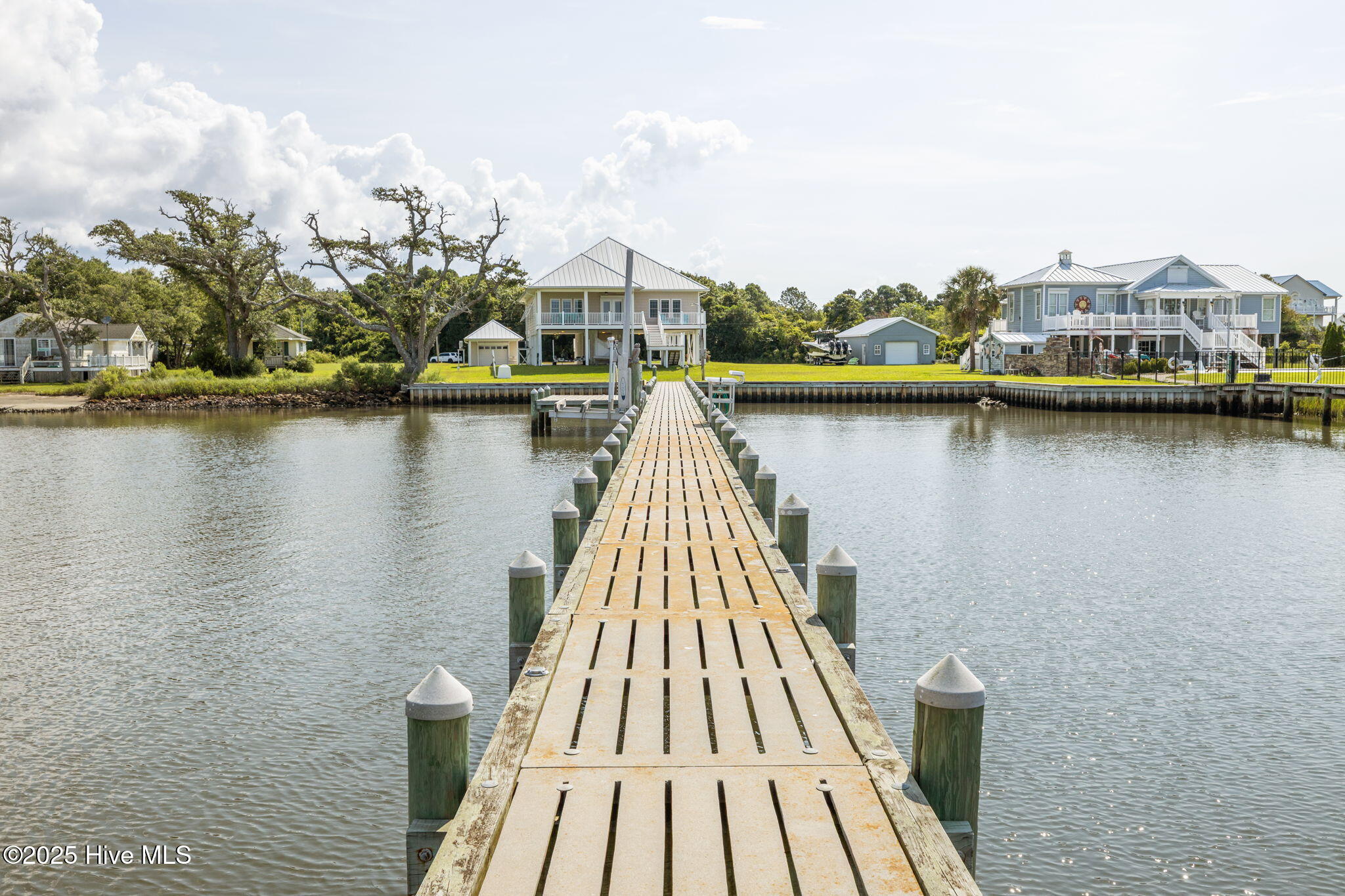 429 Live Oak Road,Newport