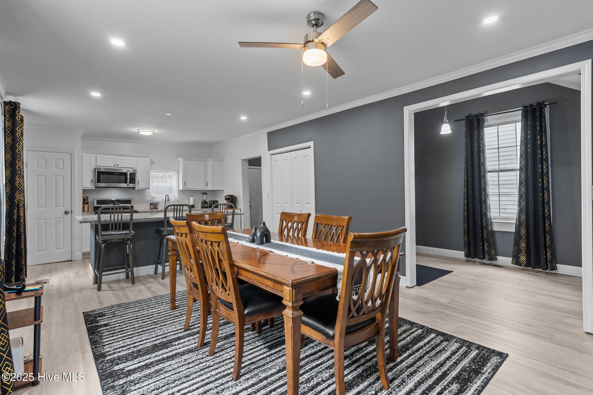 100544435 | Photo 13