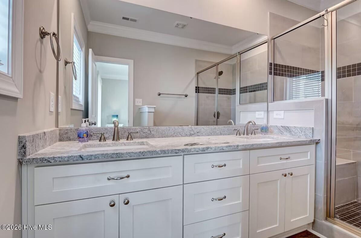 100564826 | Photo 14