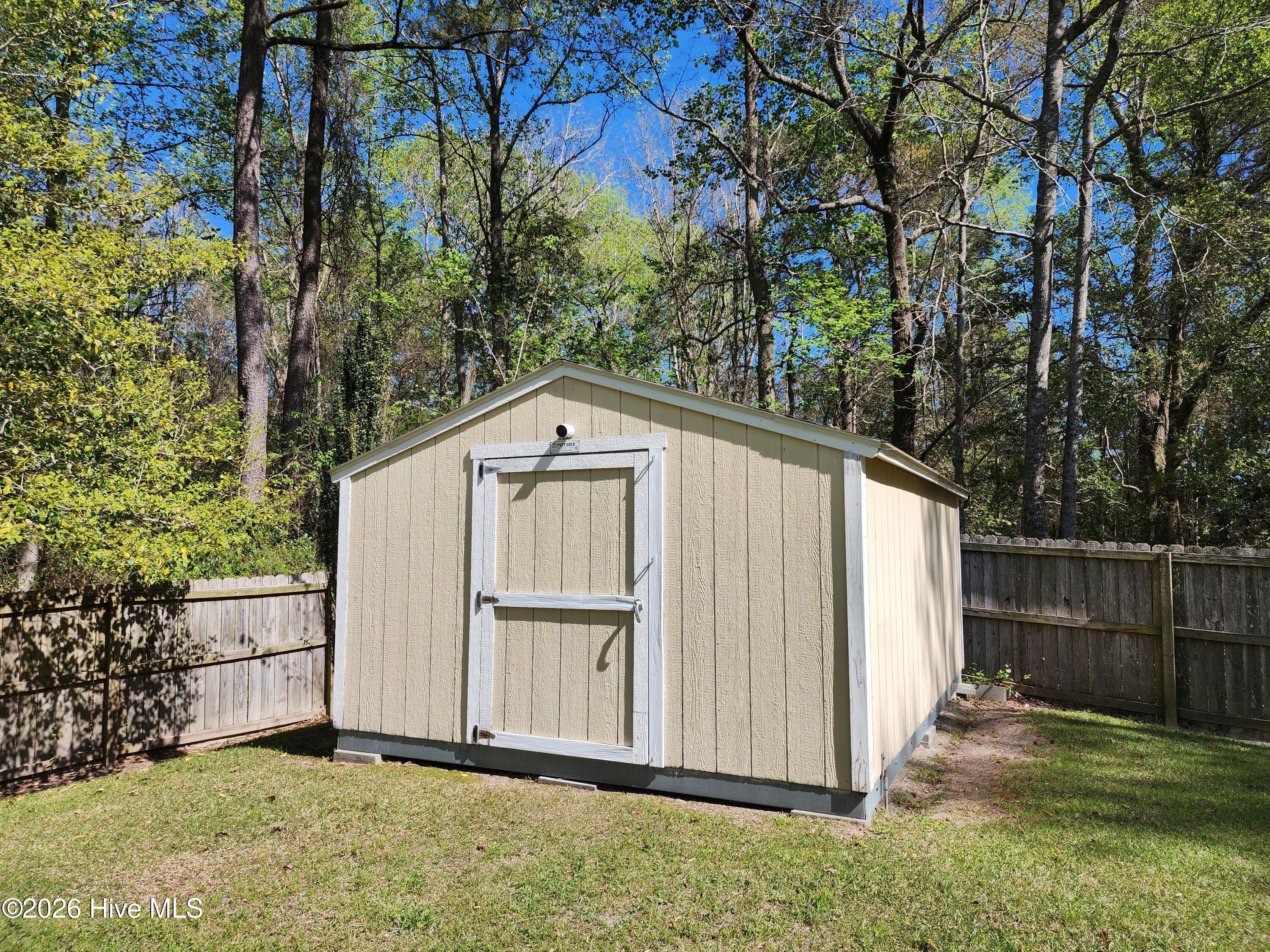 100570364 | Photo 43