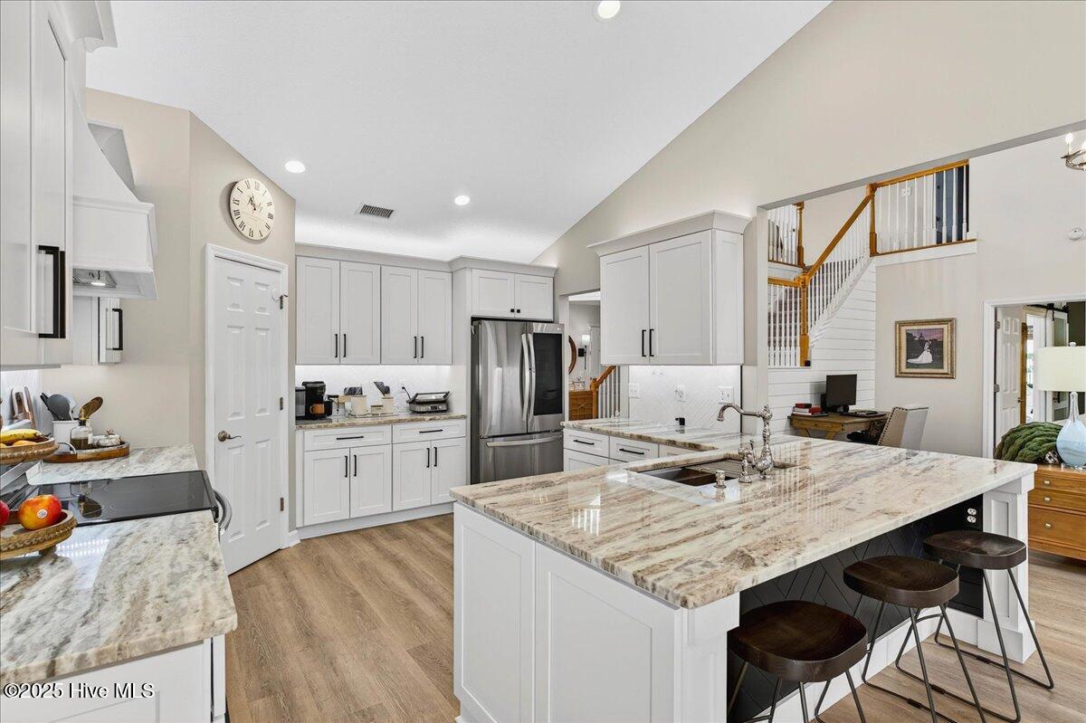 100543008 | Photo 16