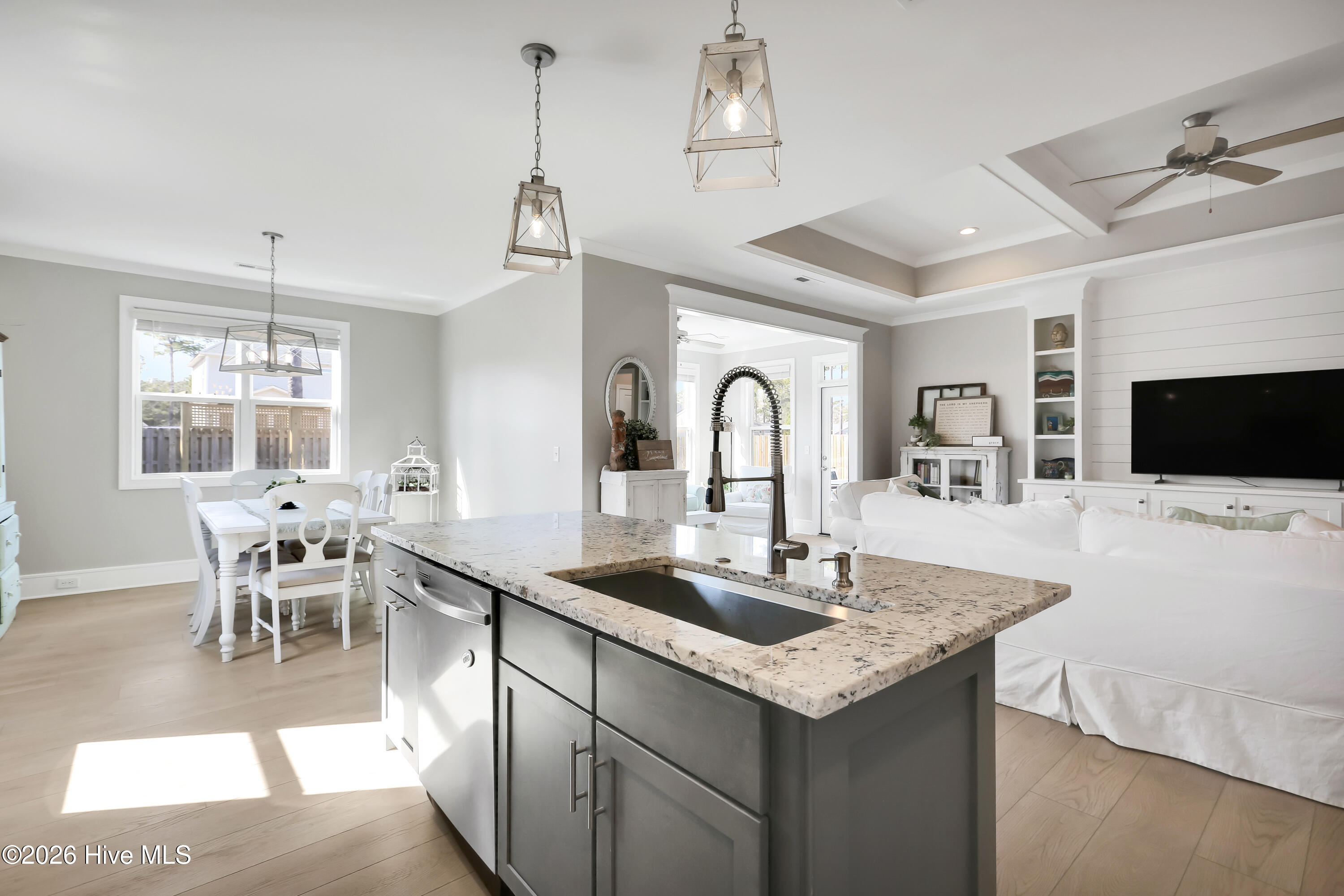 100554115 | Photo 20