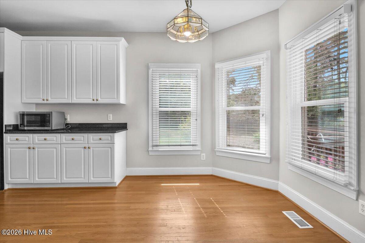 100564445 | Photo 12