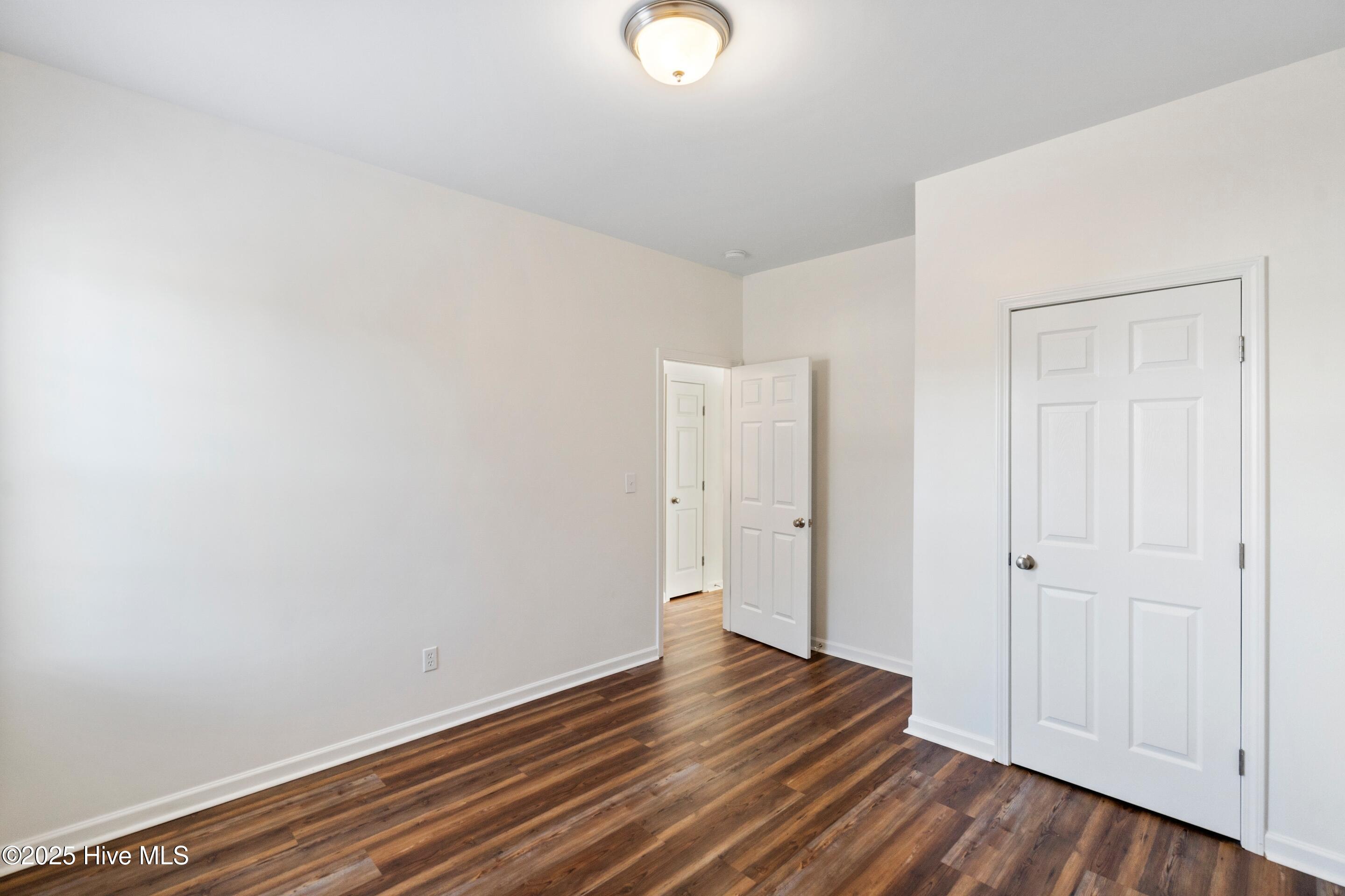 100542341 | Photo 44