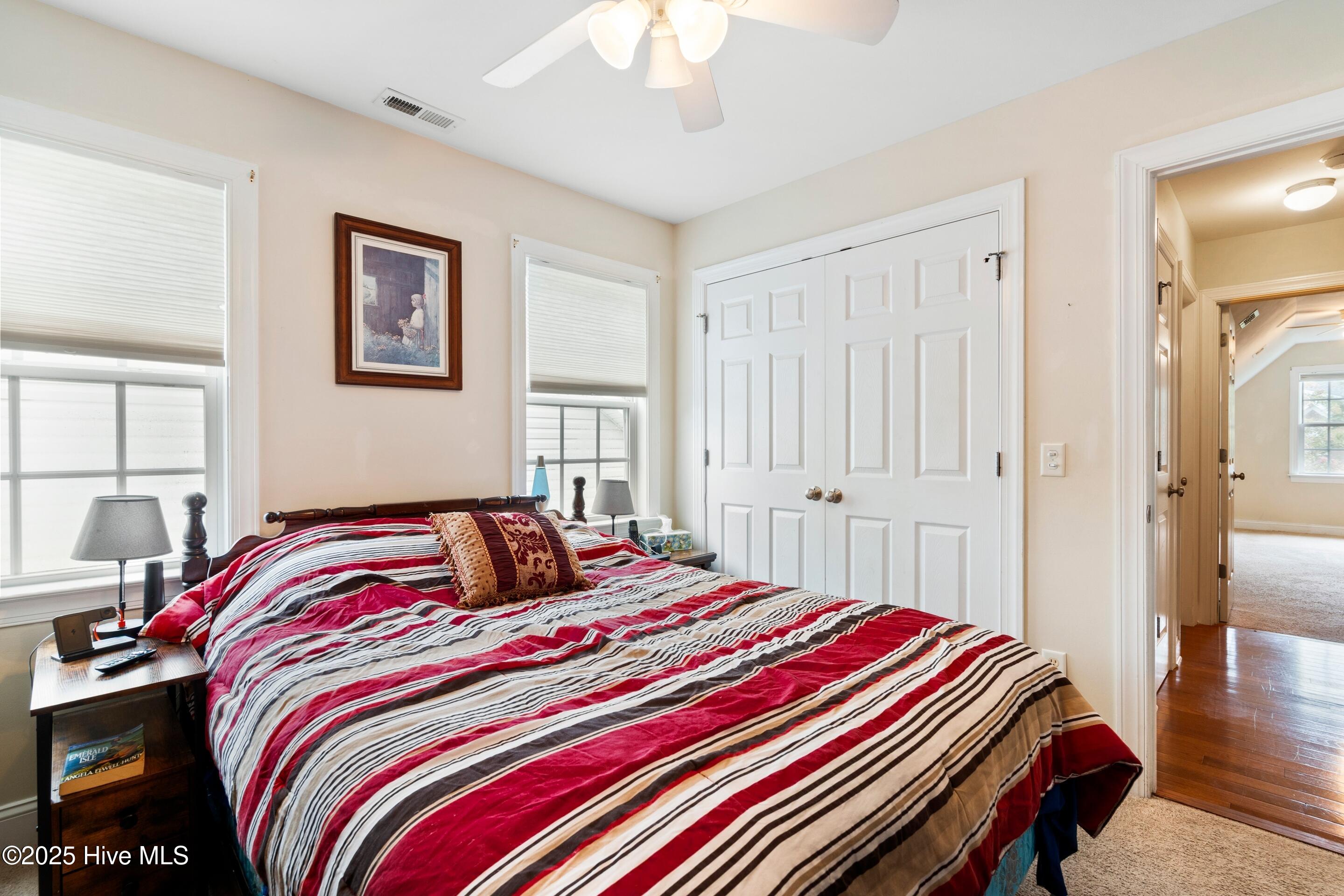 100522609 | Photo 50