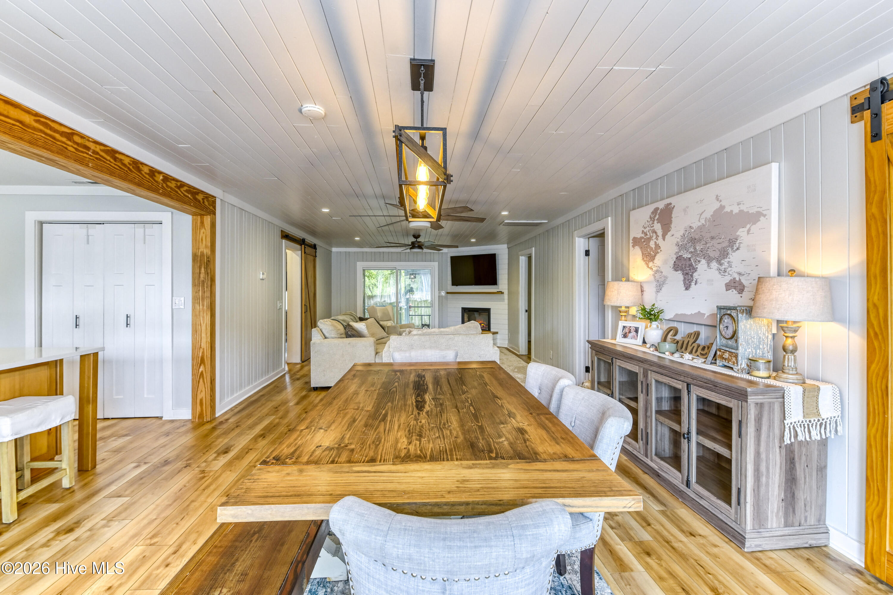 100566355 | Photo 10