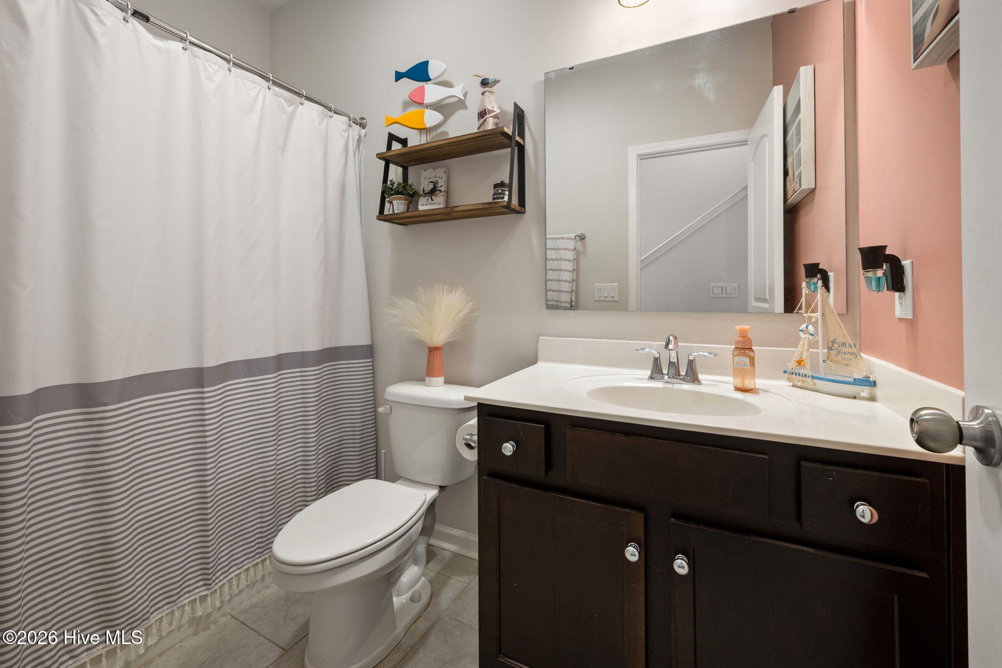 100549288 | Photo 18