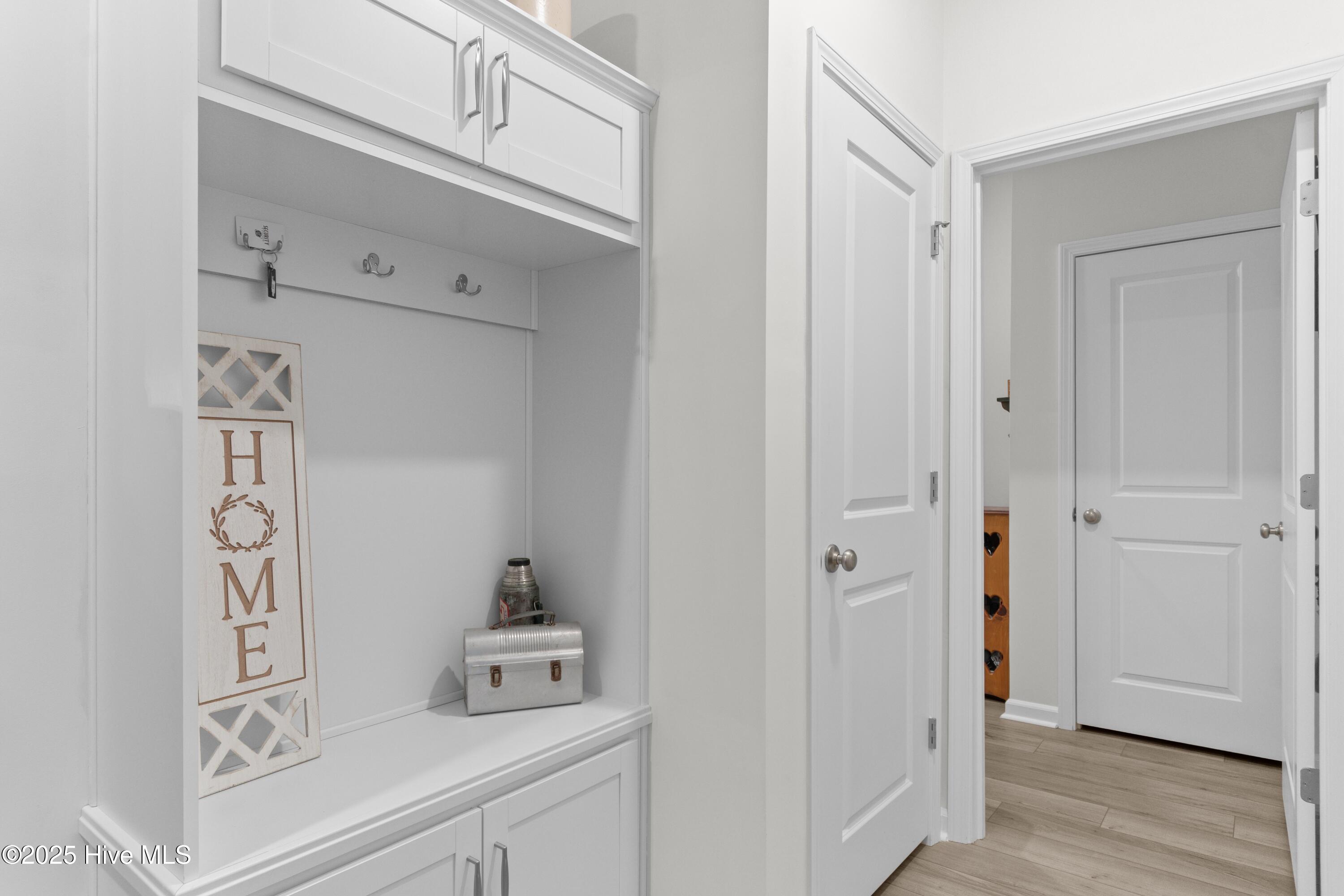 100543949 | Photo 24