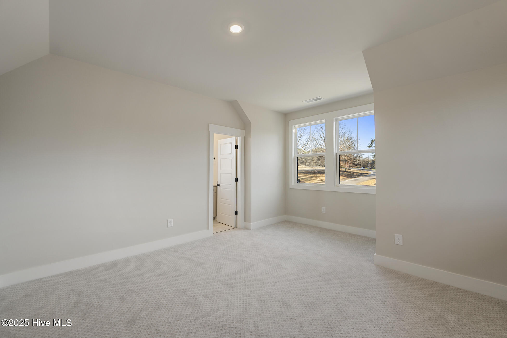 100507378 | Photo 32