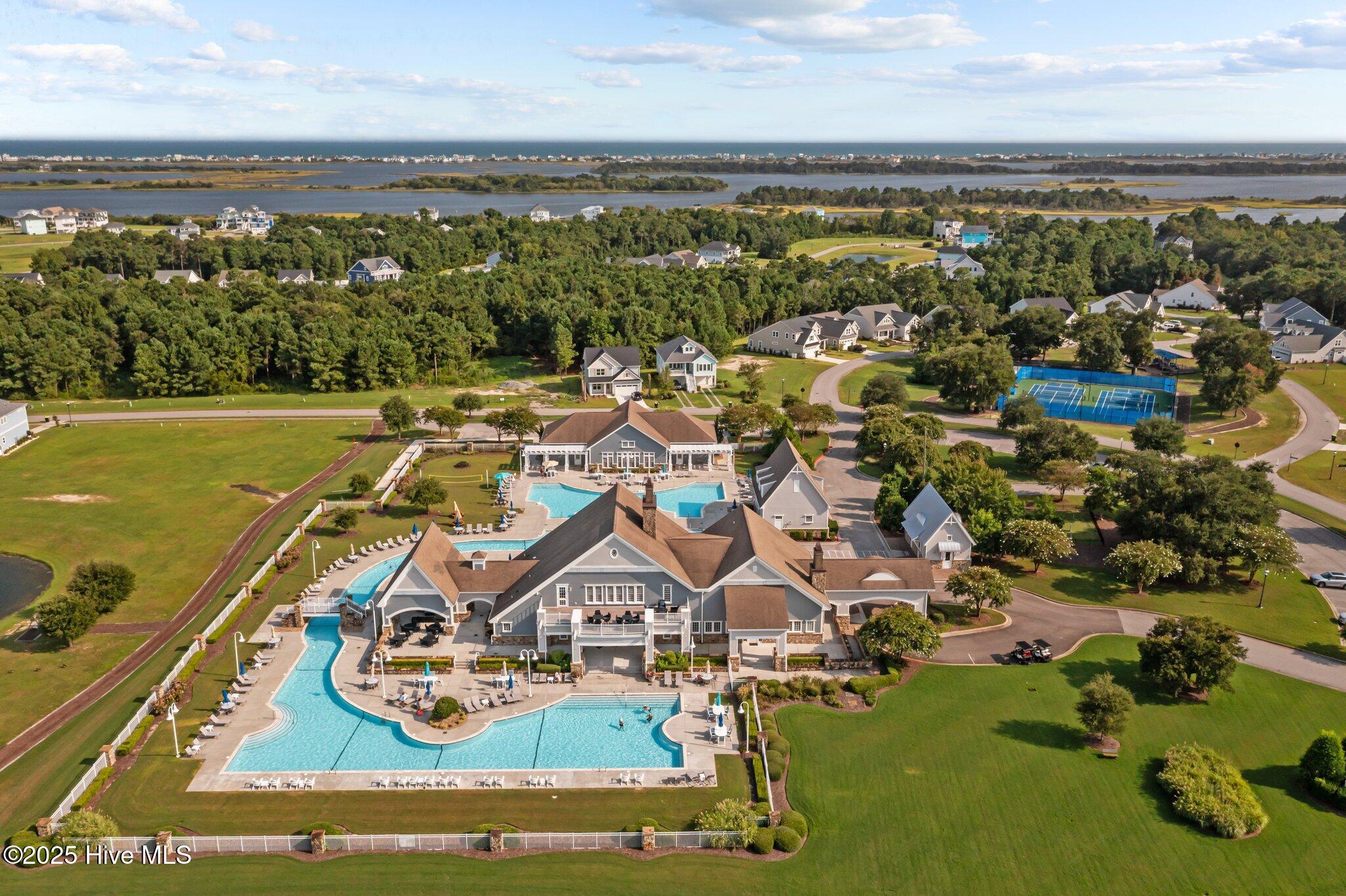 100559624 | Photo 25