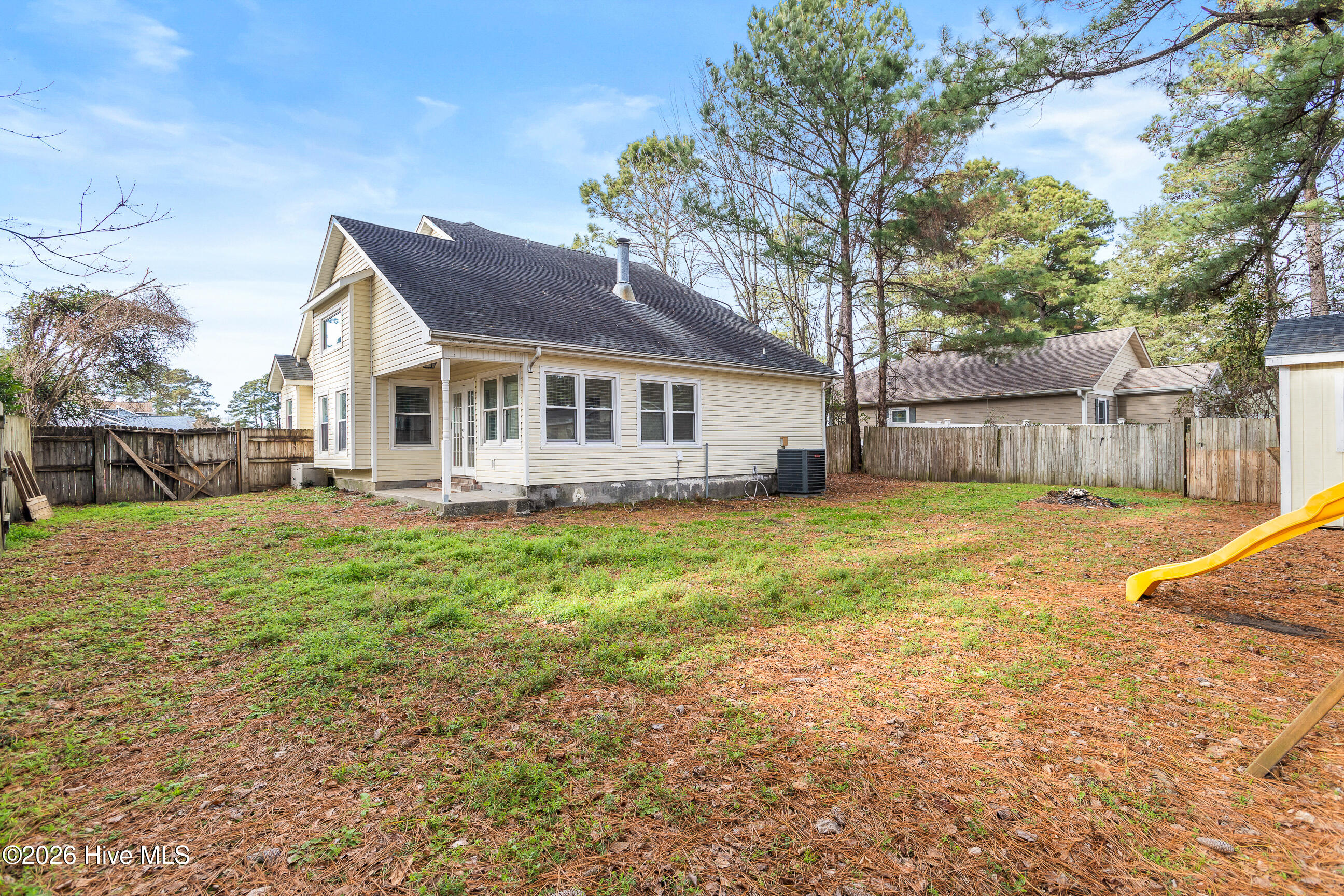 100550983 | Photo 32