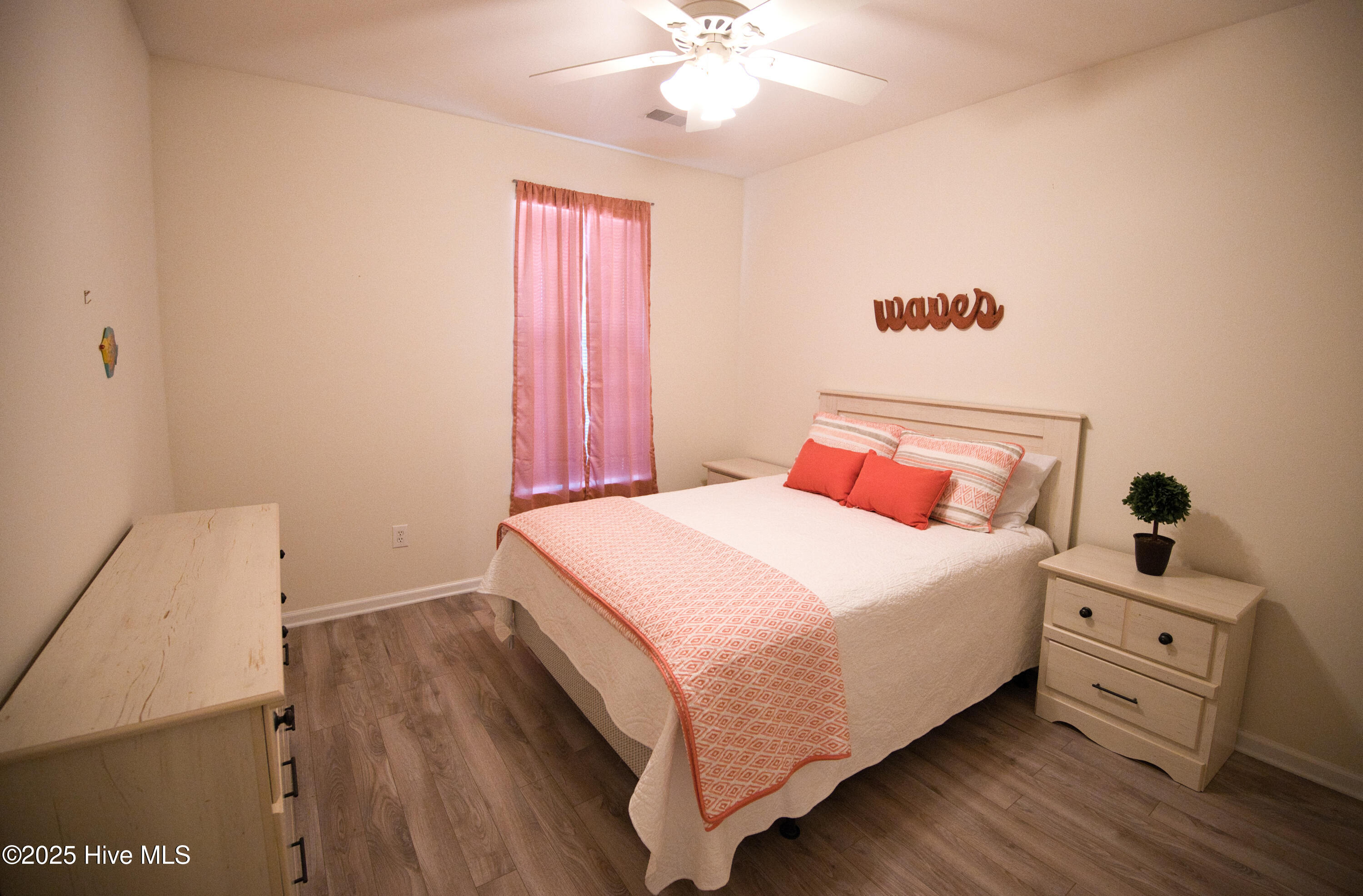 100546410 | Photo 29