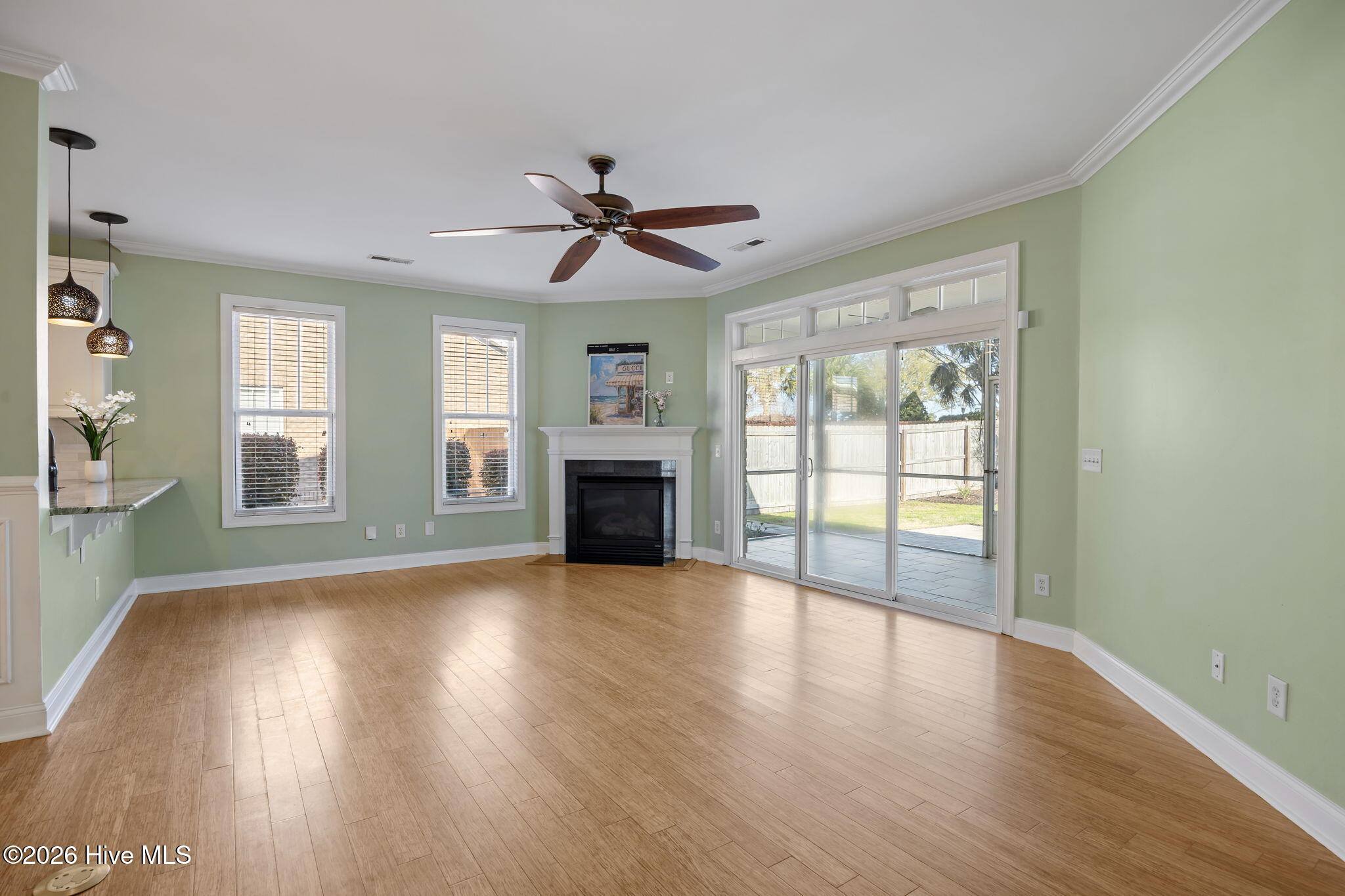 100561261 | Photo 18