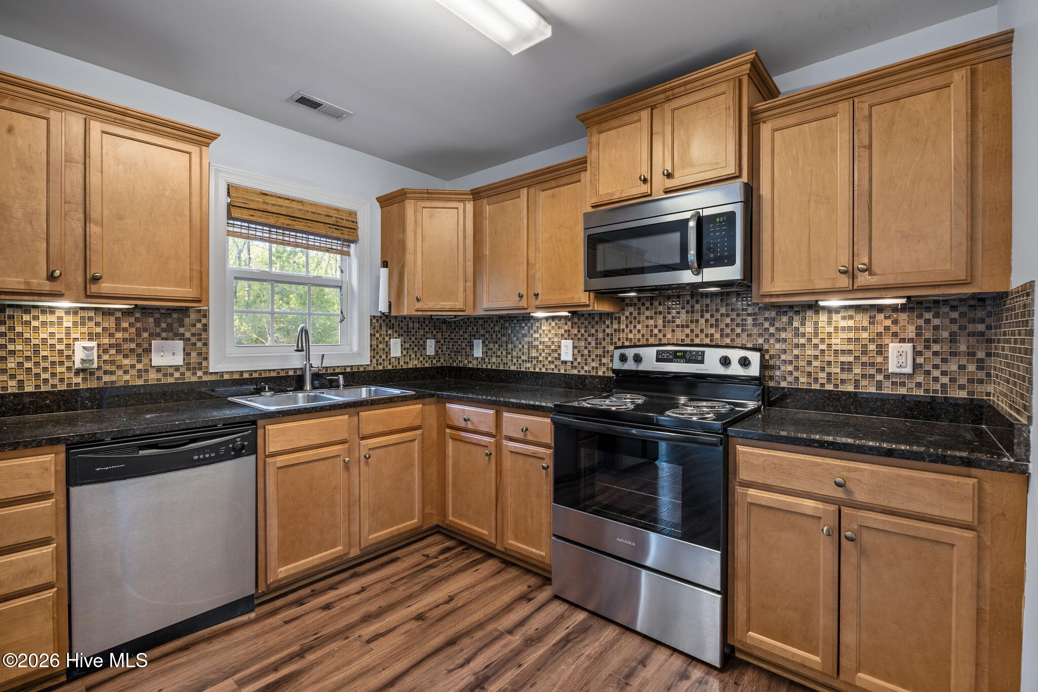 100564597 | Photo 17