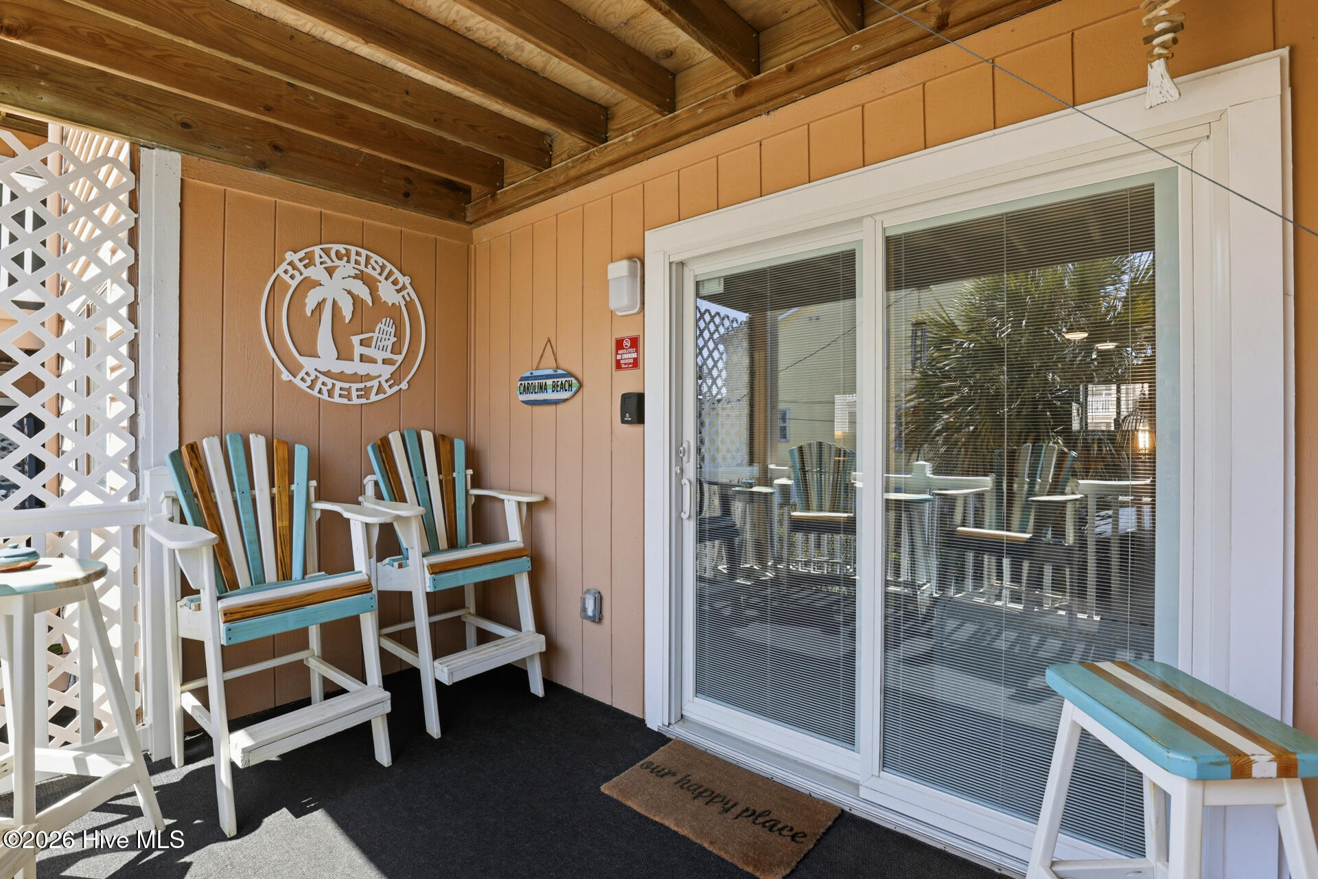 100563328 | Photo 22