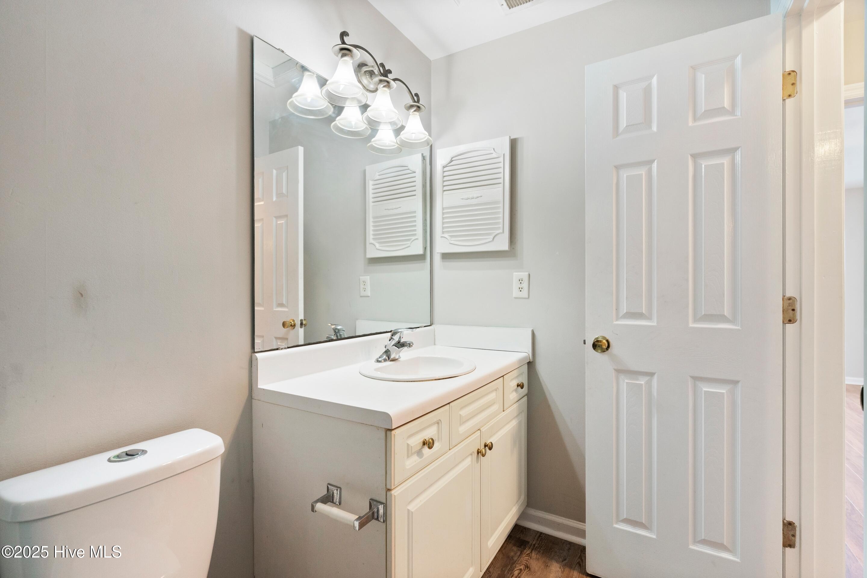 100543114 | Photo 29