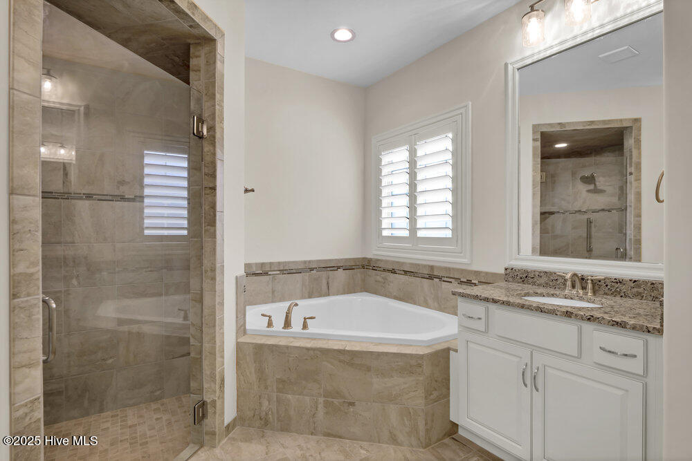 100507086 | Photo 19