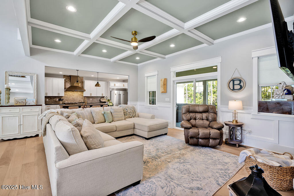 100521530 | Photo 10