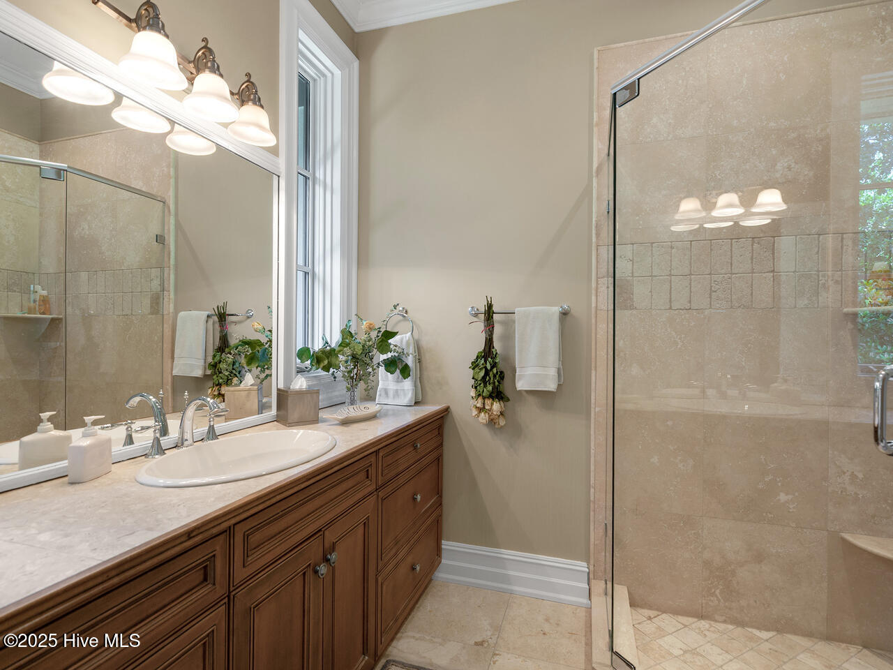 100526080 | Photo 37