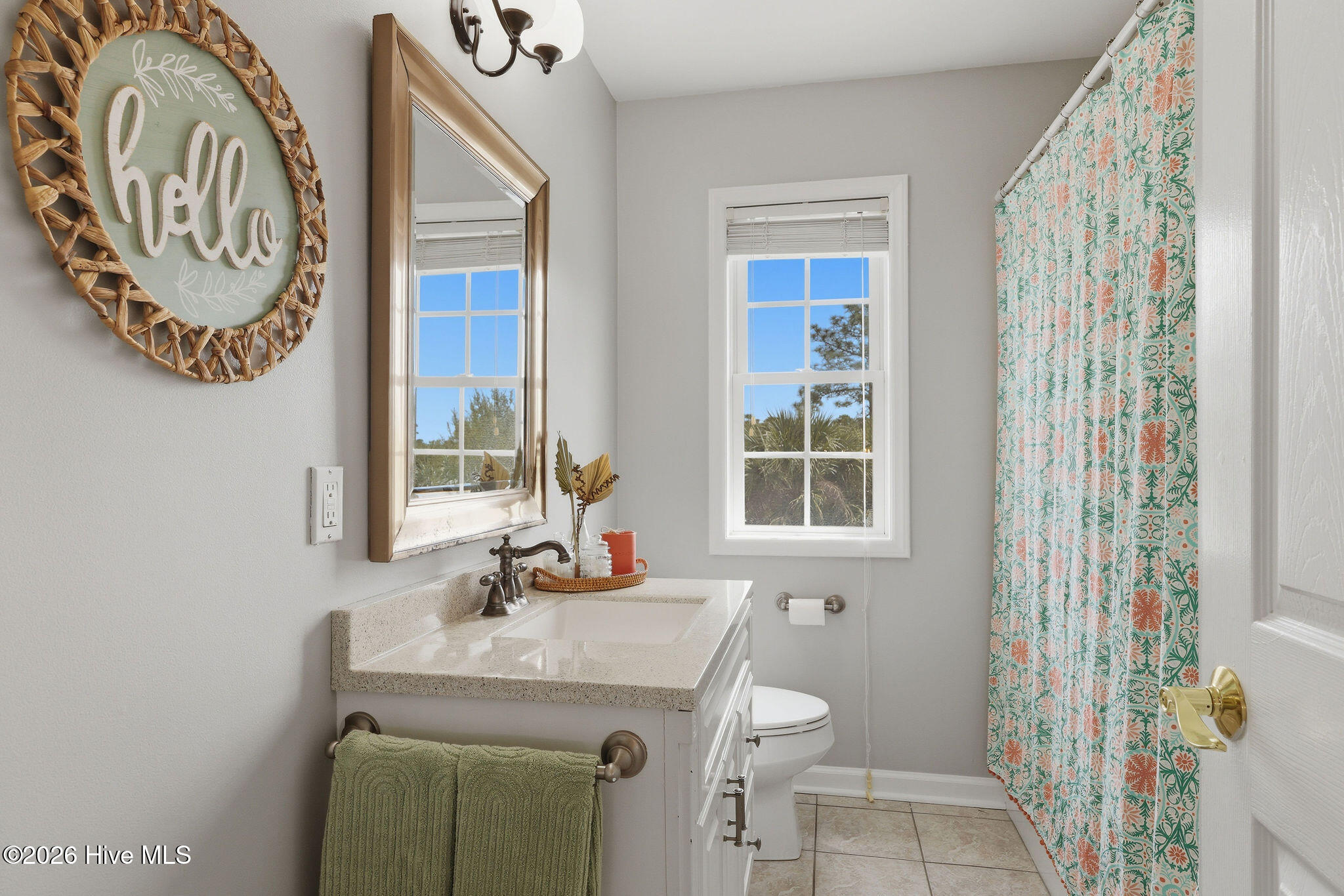 100565537 | Photo 78