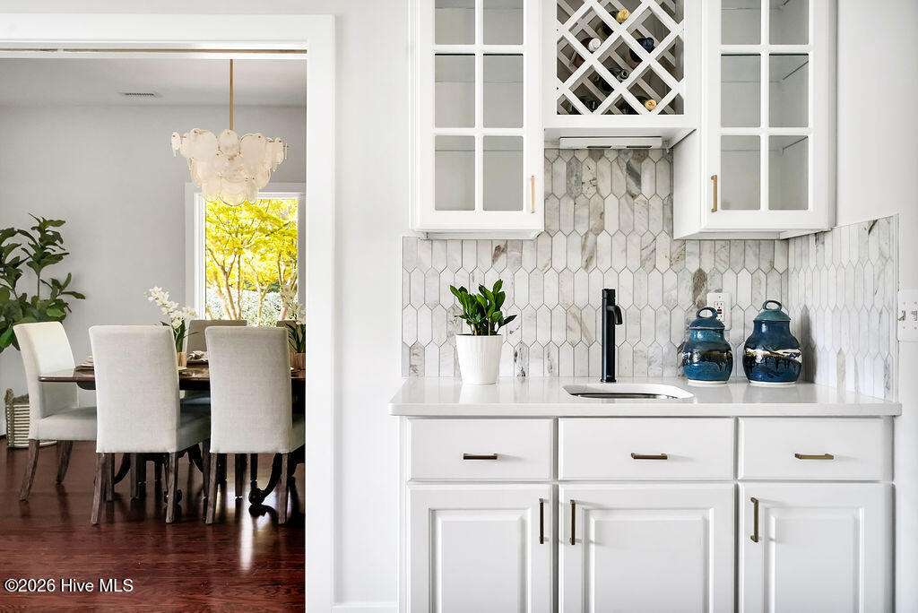 100565103 | Photo 23