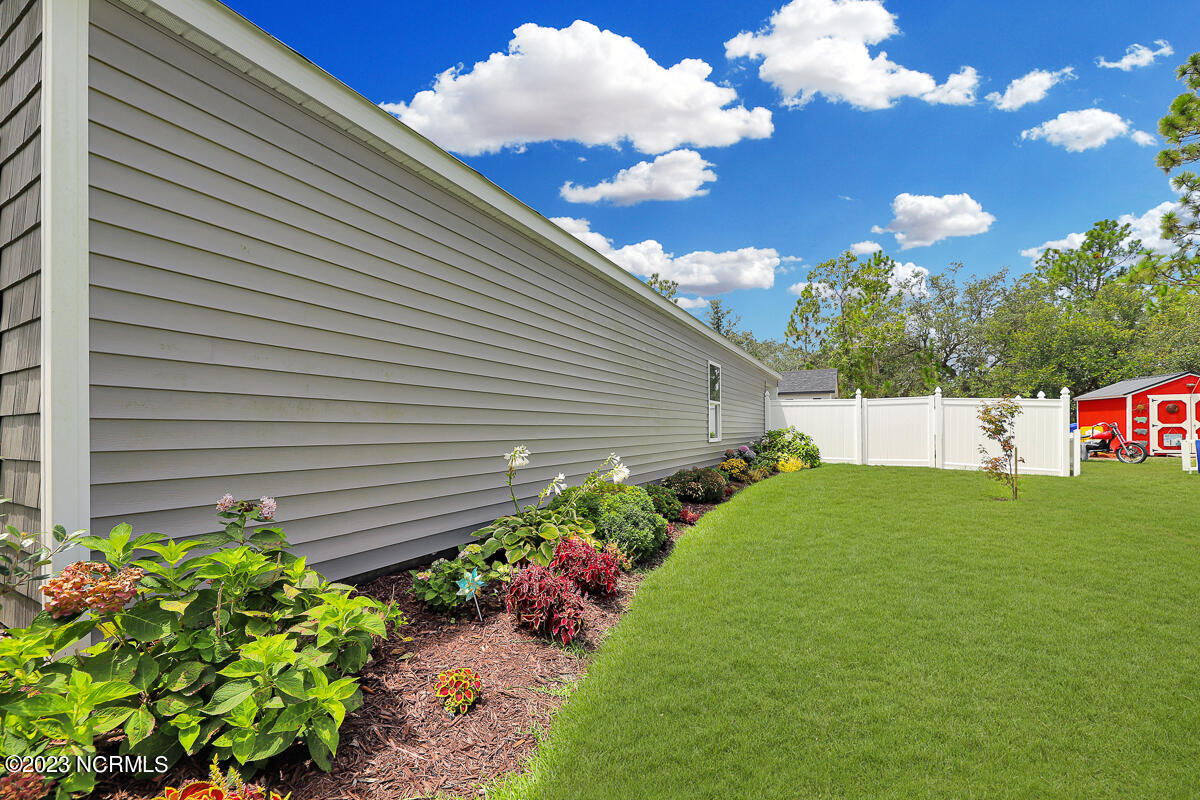 100522221 | Photo 28