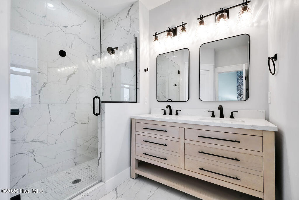 100560016 | Photo 21