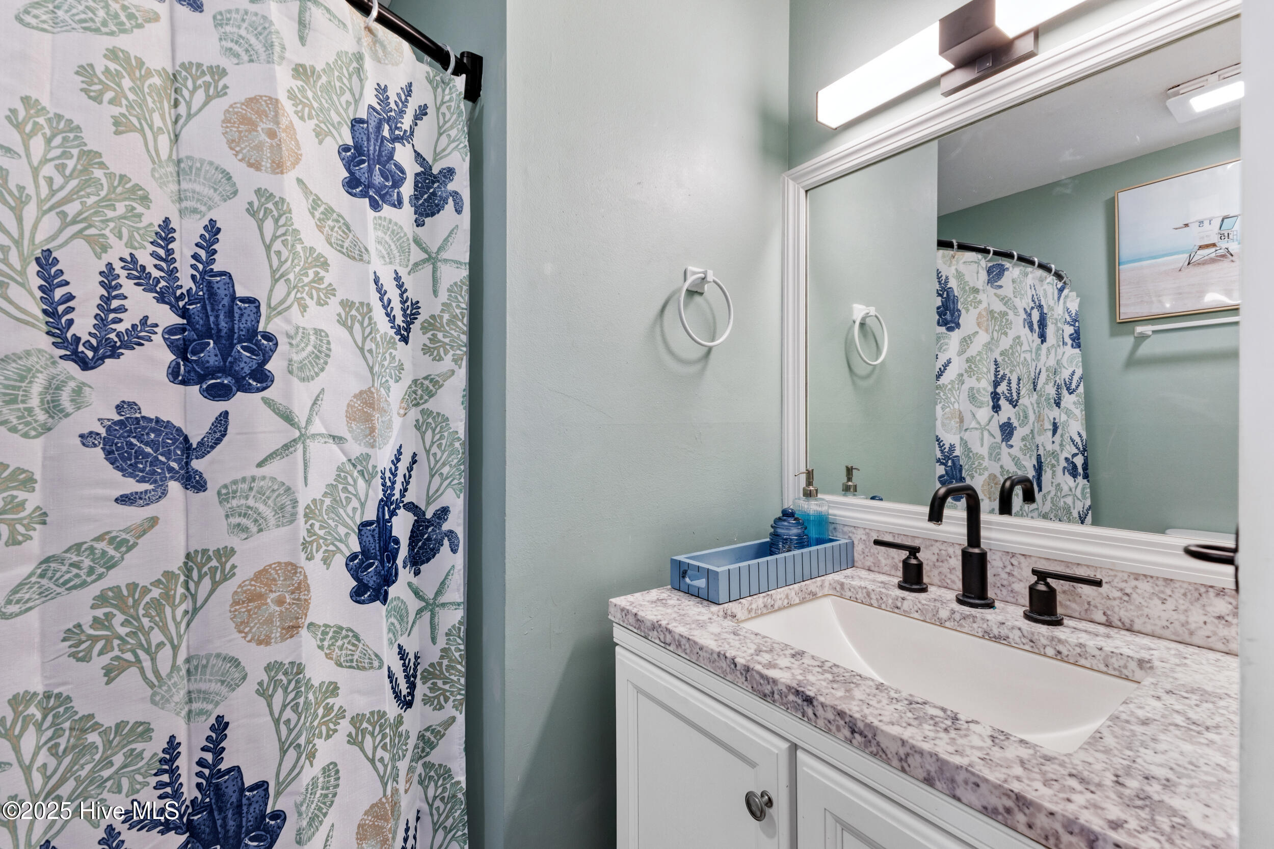 100532541 | Photo 33