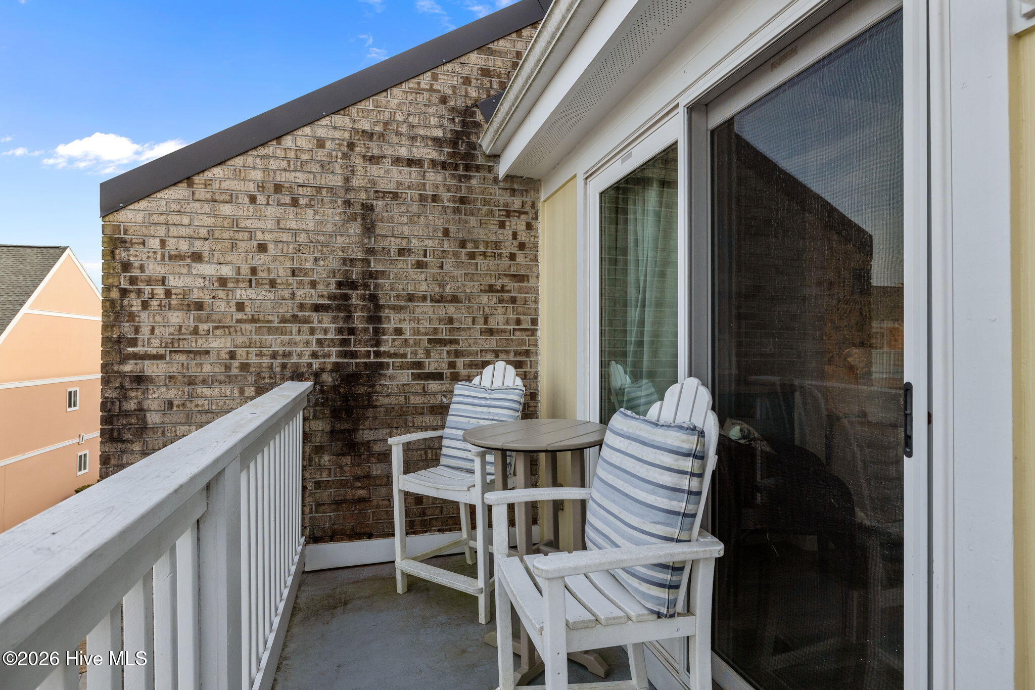 100552475 | Photo 23