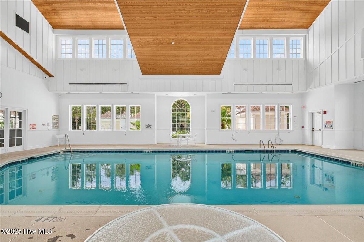 100534230 | Photo 66