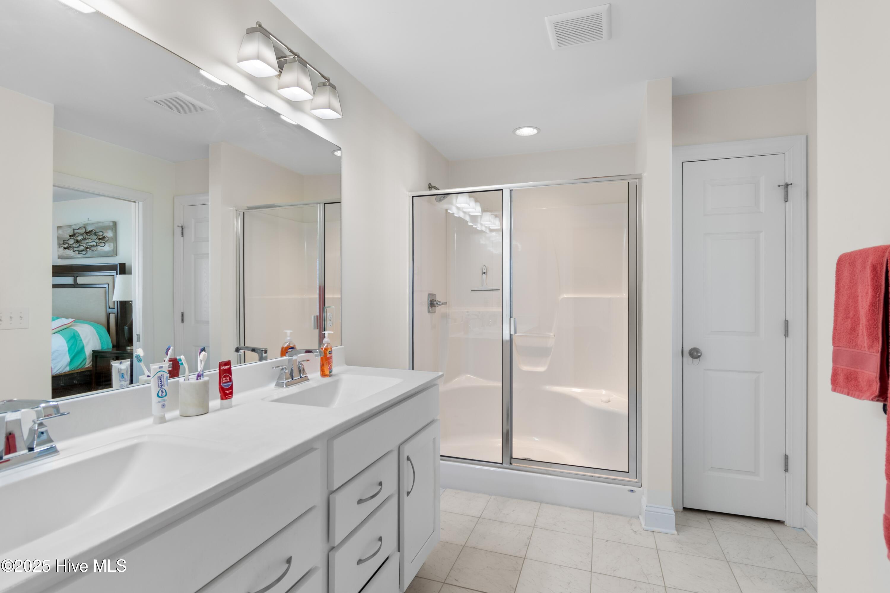 100534441 | Photo 24