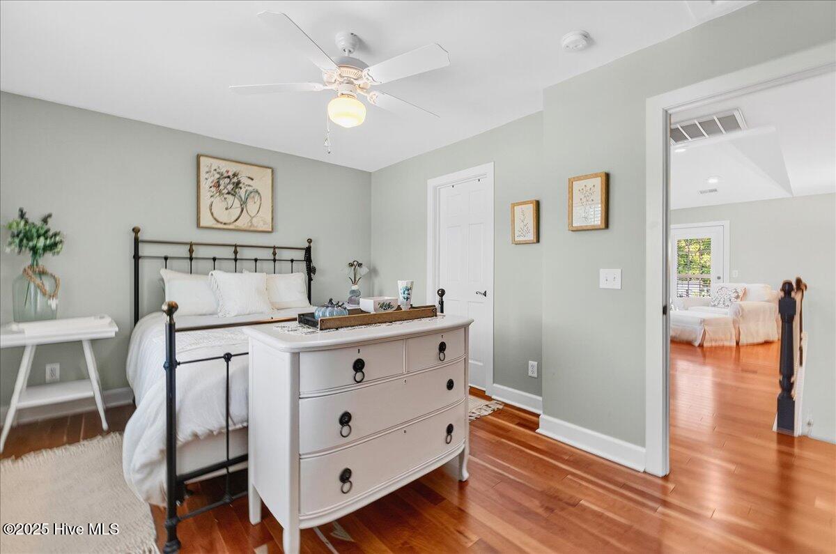 100540409 | Photo 43