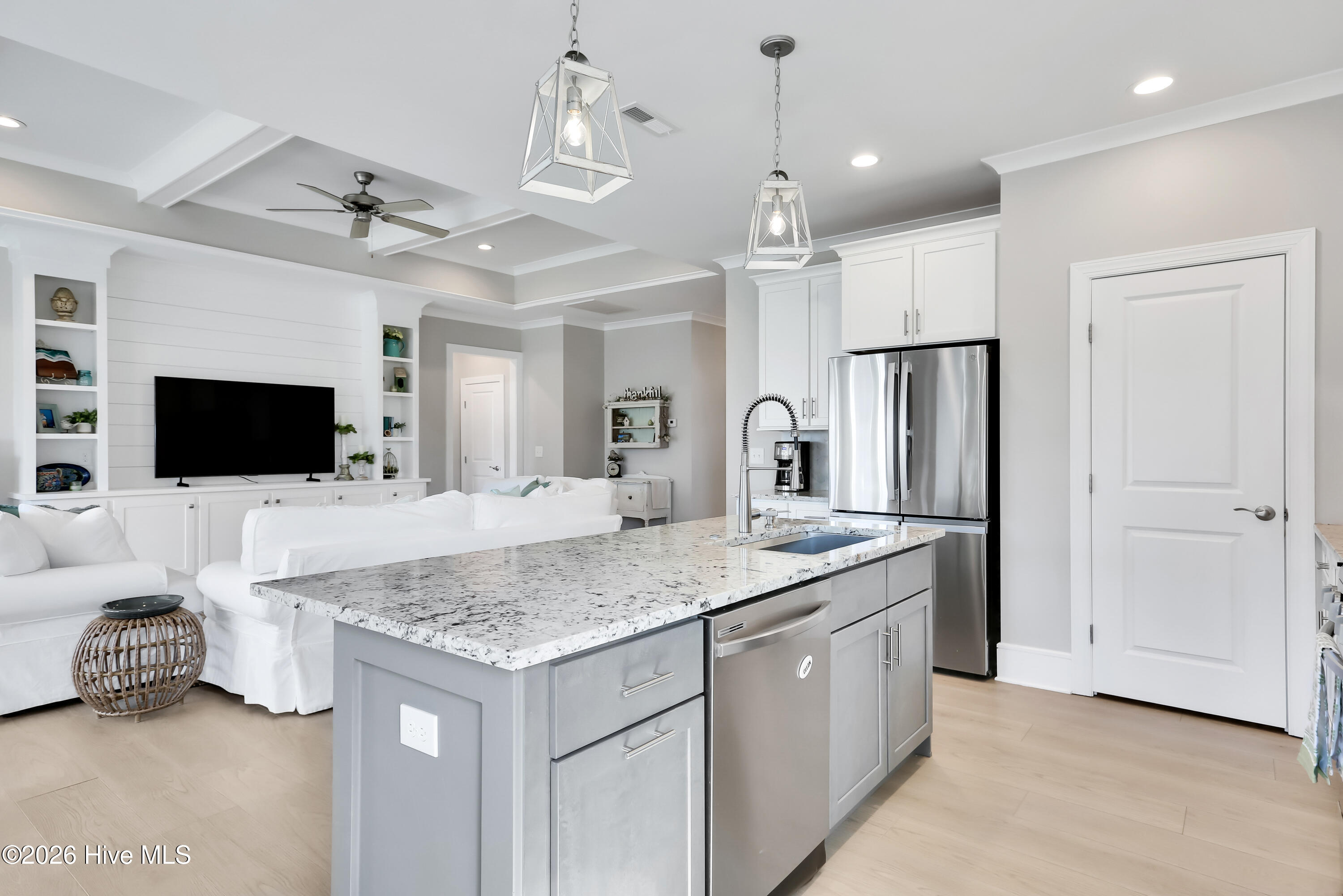 100554115 | Photo 22